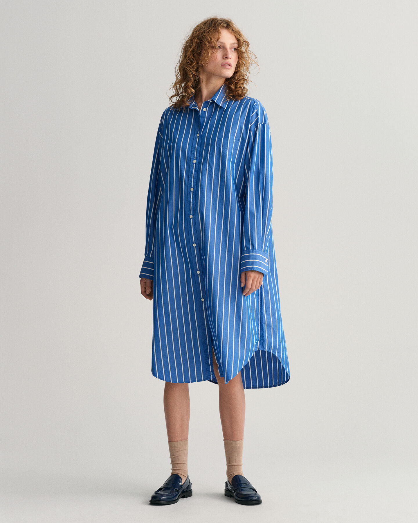 Vestido-camisa às riscas oversized