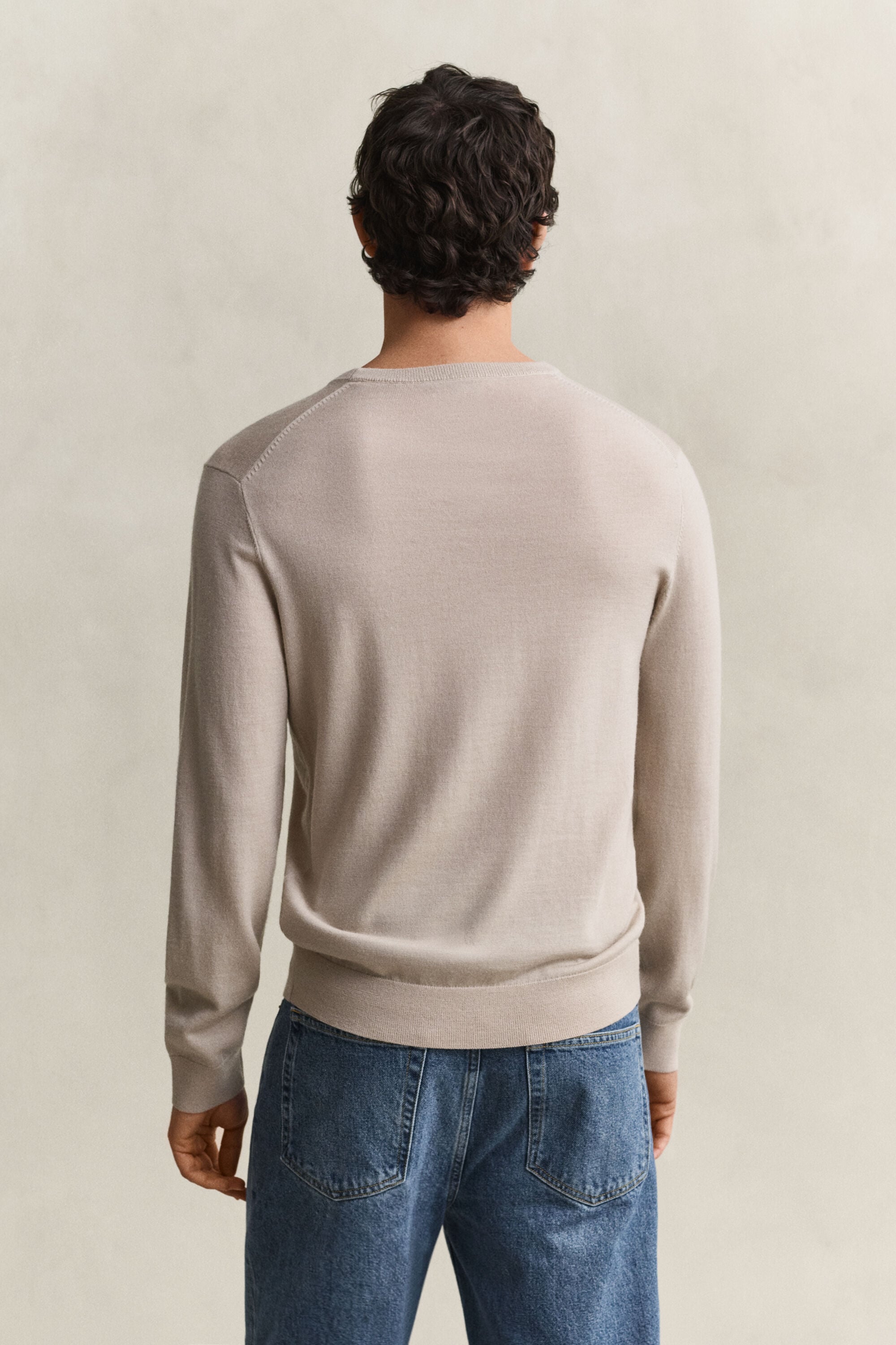 Camisola de malha com decote redondo em lã de merino