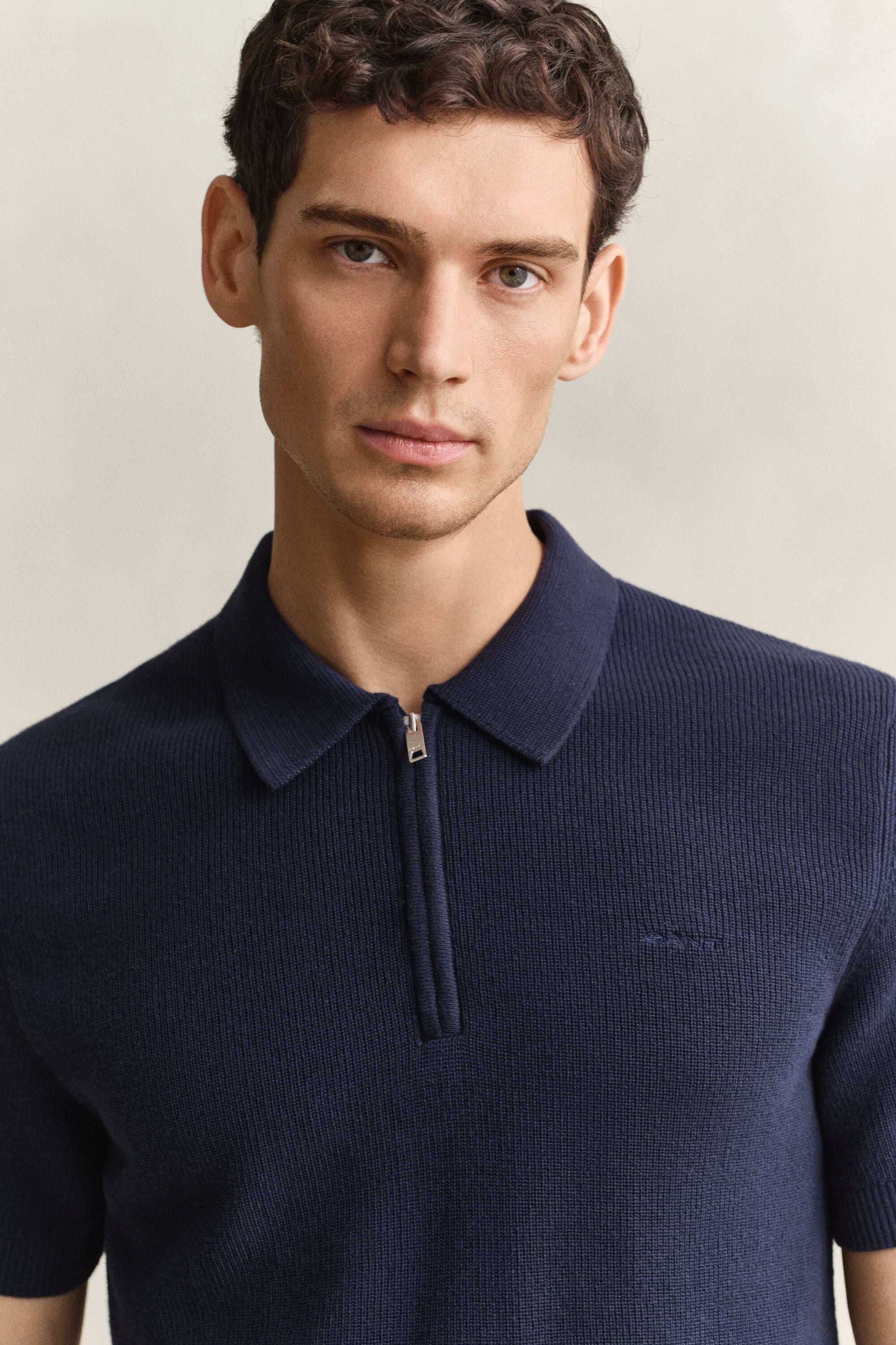Camisola de malha tipo polo em algodão canelado