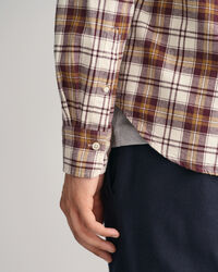 Camisa em algod&atilde;o Oxford escovado com padr&atilde;o de xadrez regular fit