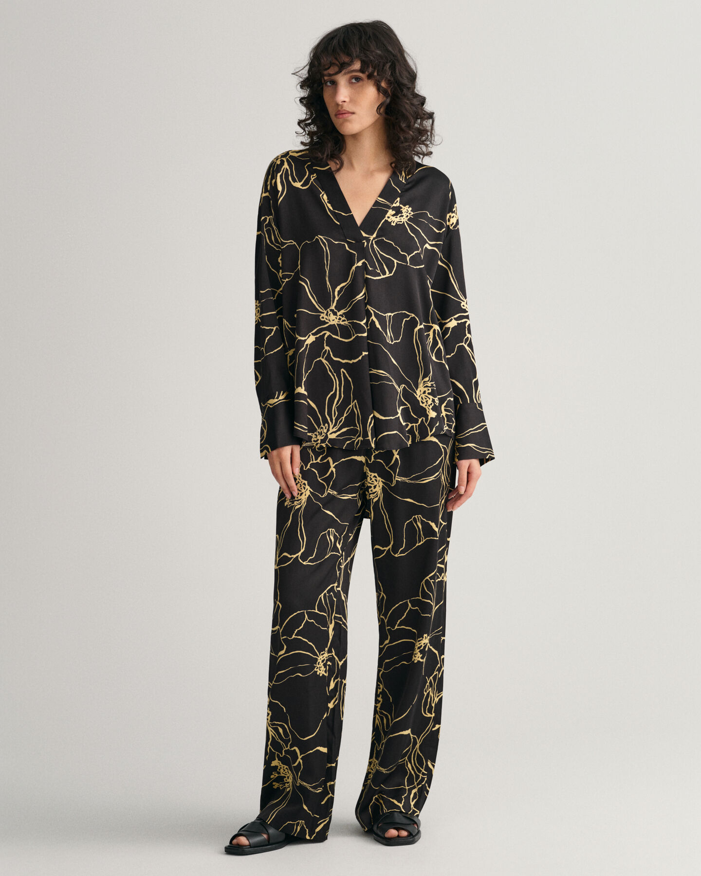 Blusa com decote em V Line Drawing