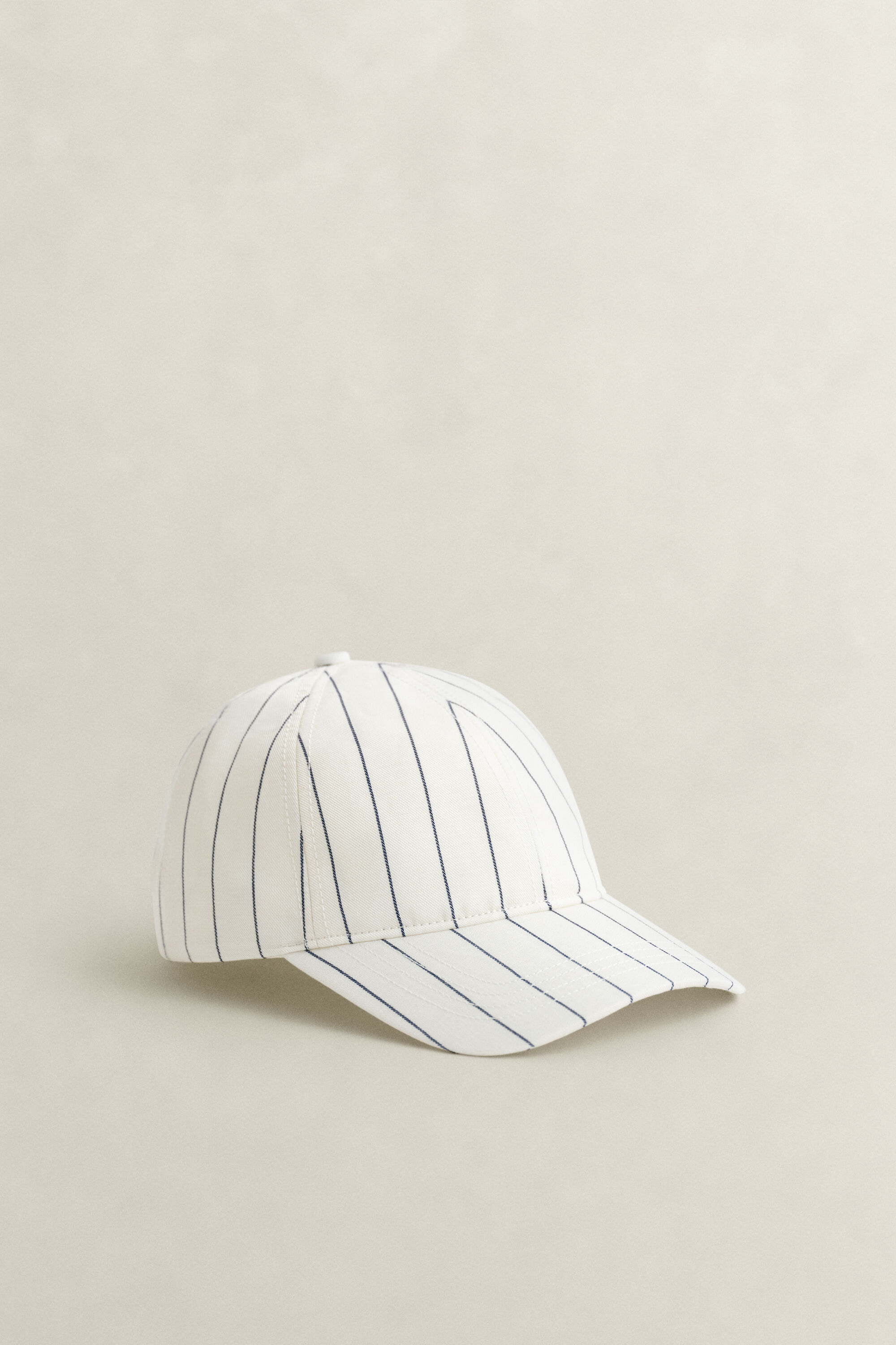Boné em mistura de linho às riscas