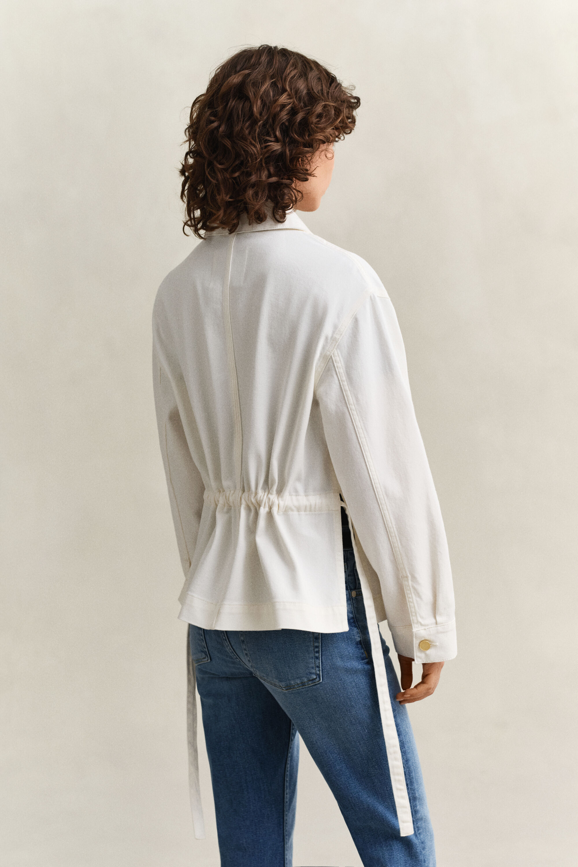 Casaco de ganga com atilhos