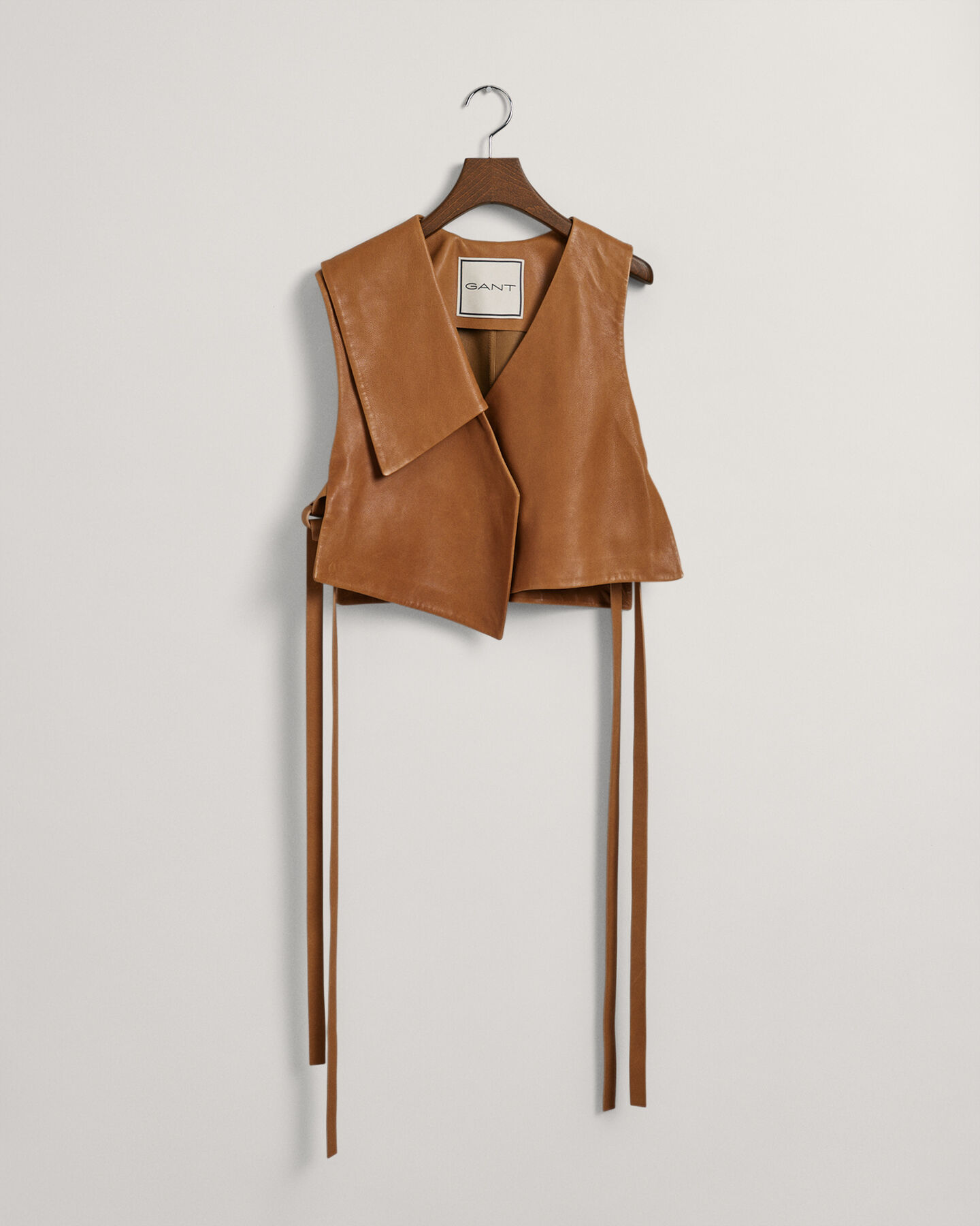 Colete em pele desconstruído