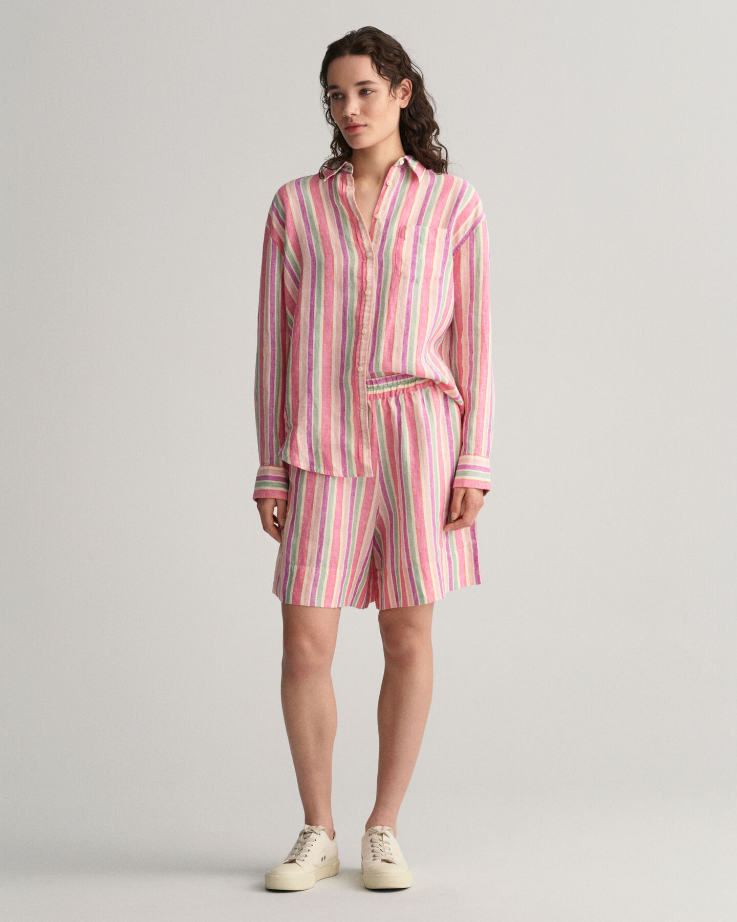 Calções pull-on em linho às riscas