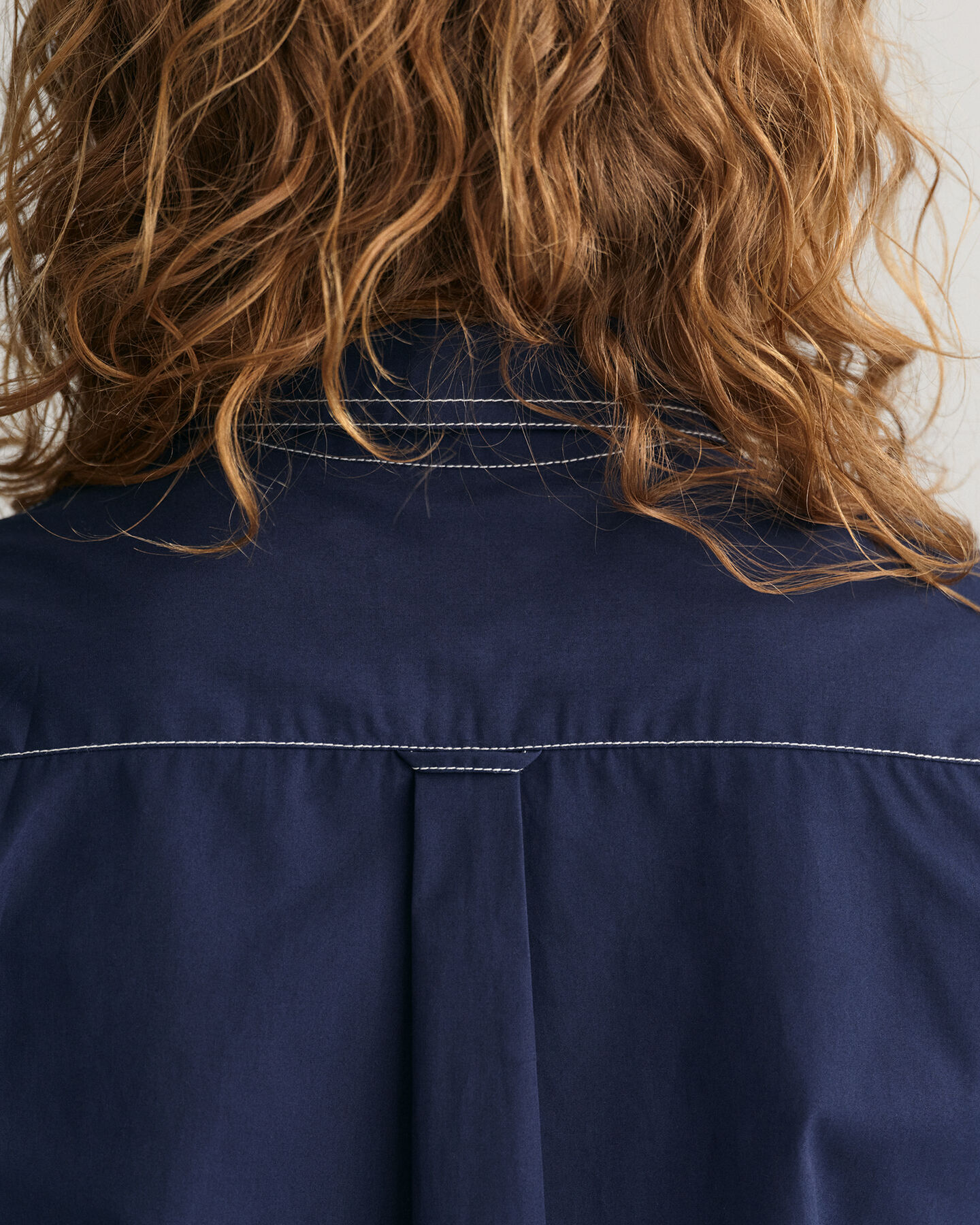 Vestido-camisa com pesponto Contrast