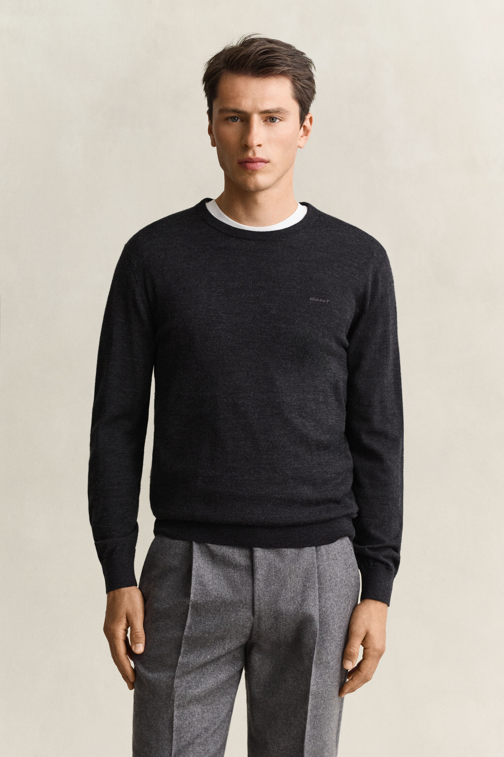 Camisola de malha com decote redondo em lã de merino