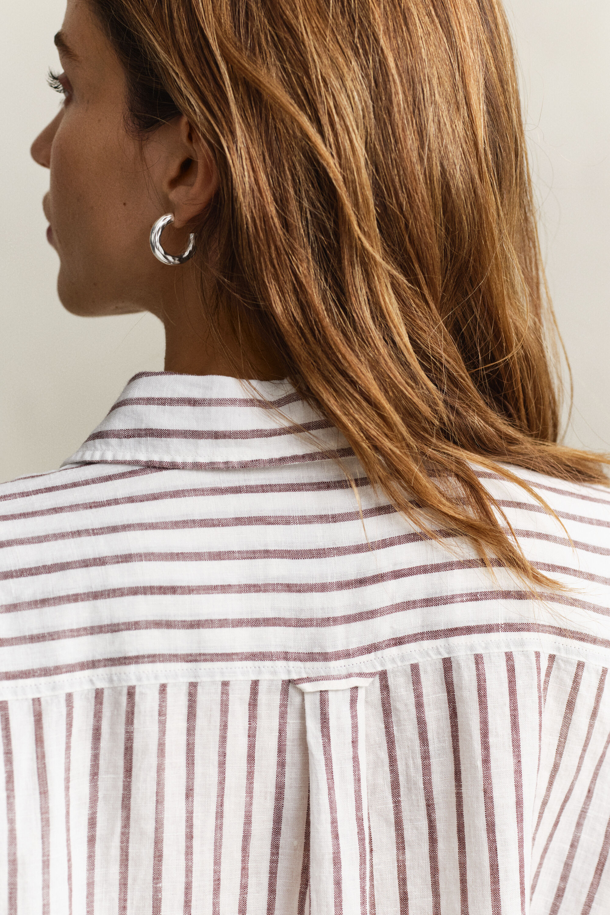 Camisa de linho às riscas relaxed fit