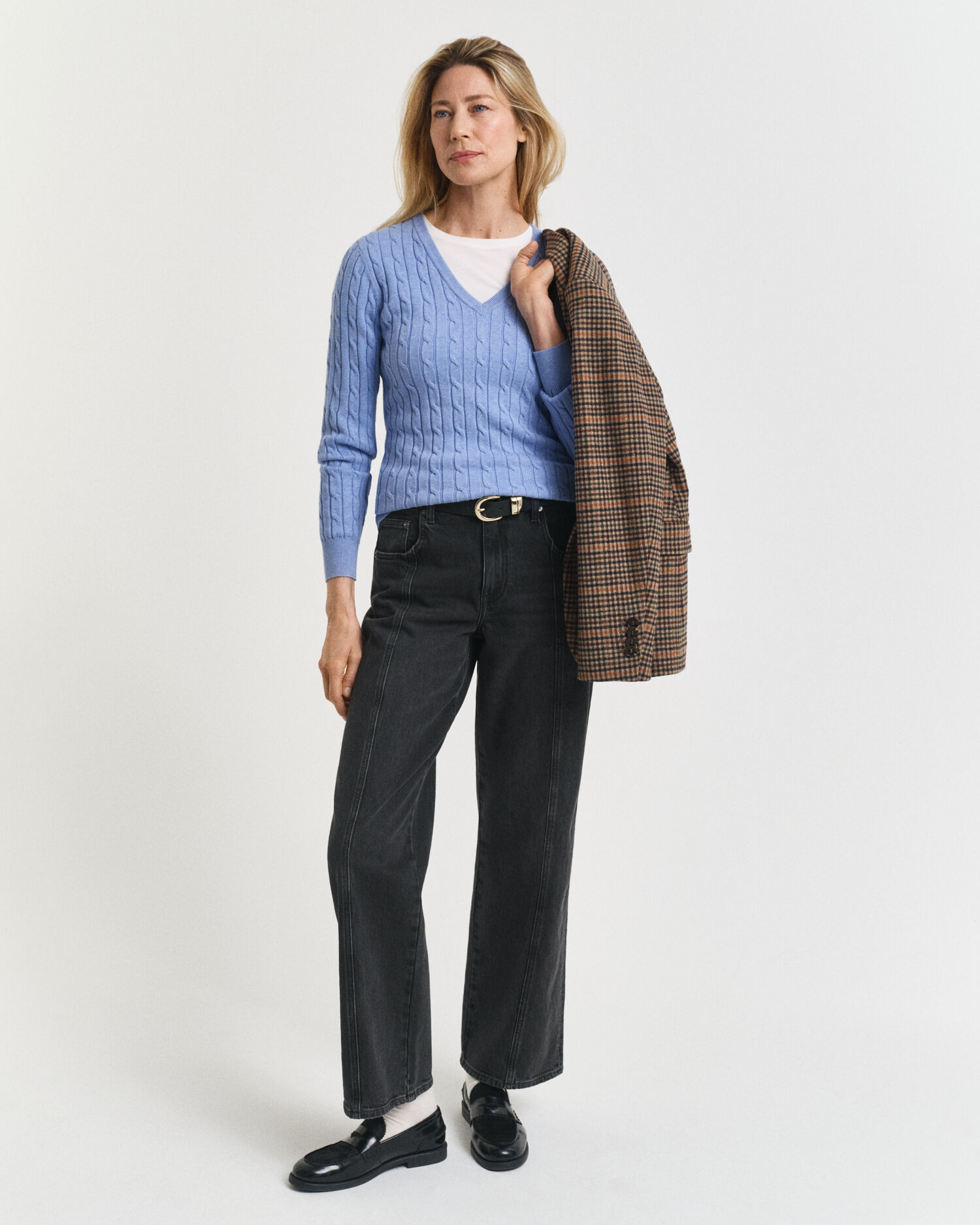 Pullover com decote em V em malha entrançada