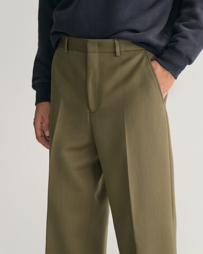 Cal&ccedil;as chino sob medida