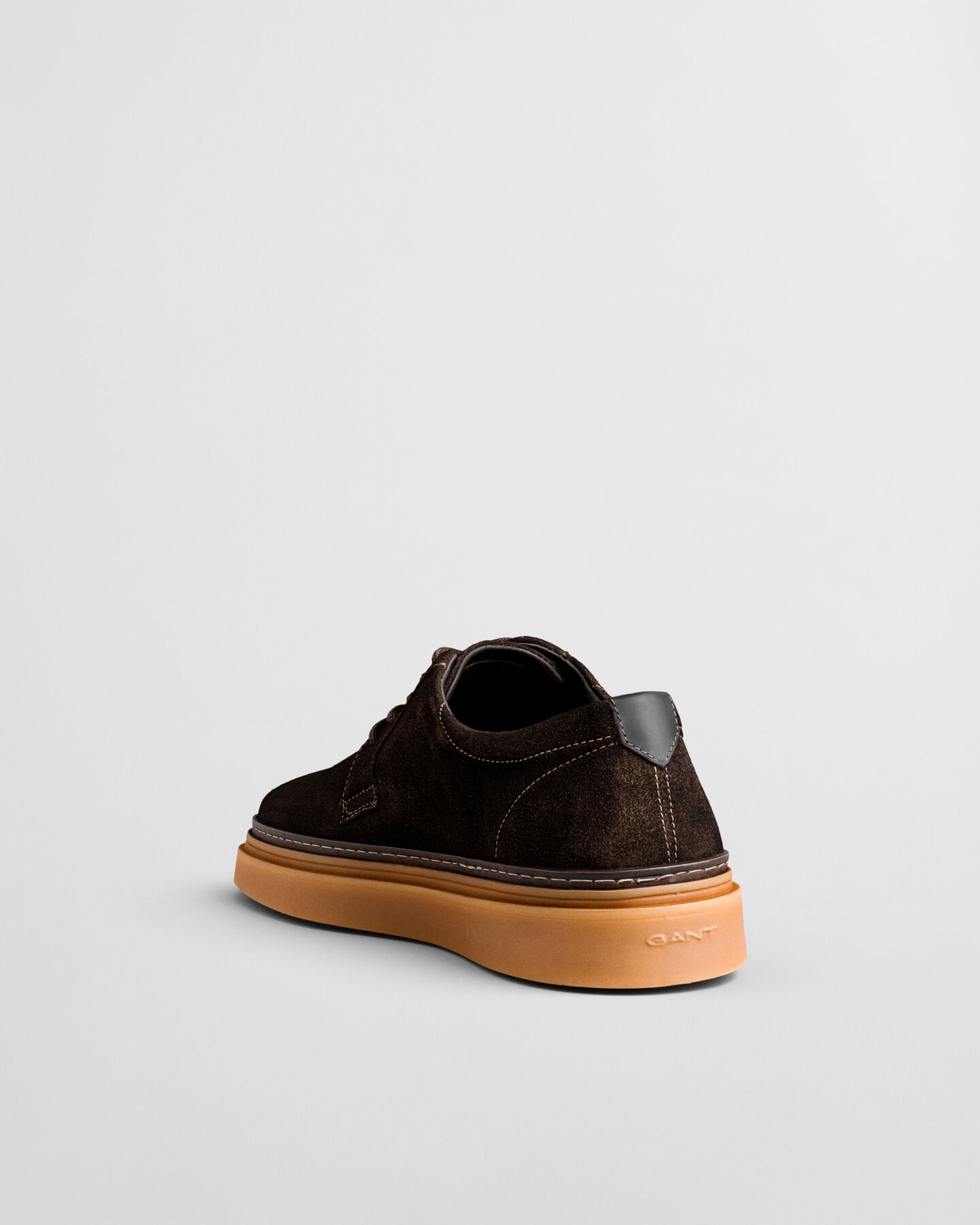 Ténis de cano baixo em camurça Kinzoon