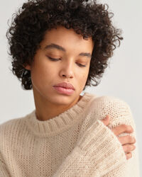 Pulover com decote redondo e liso em mohair