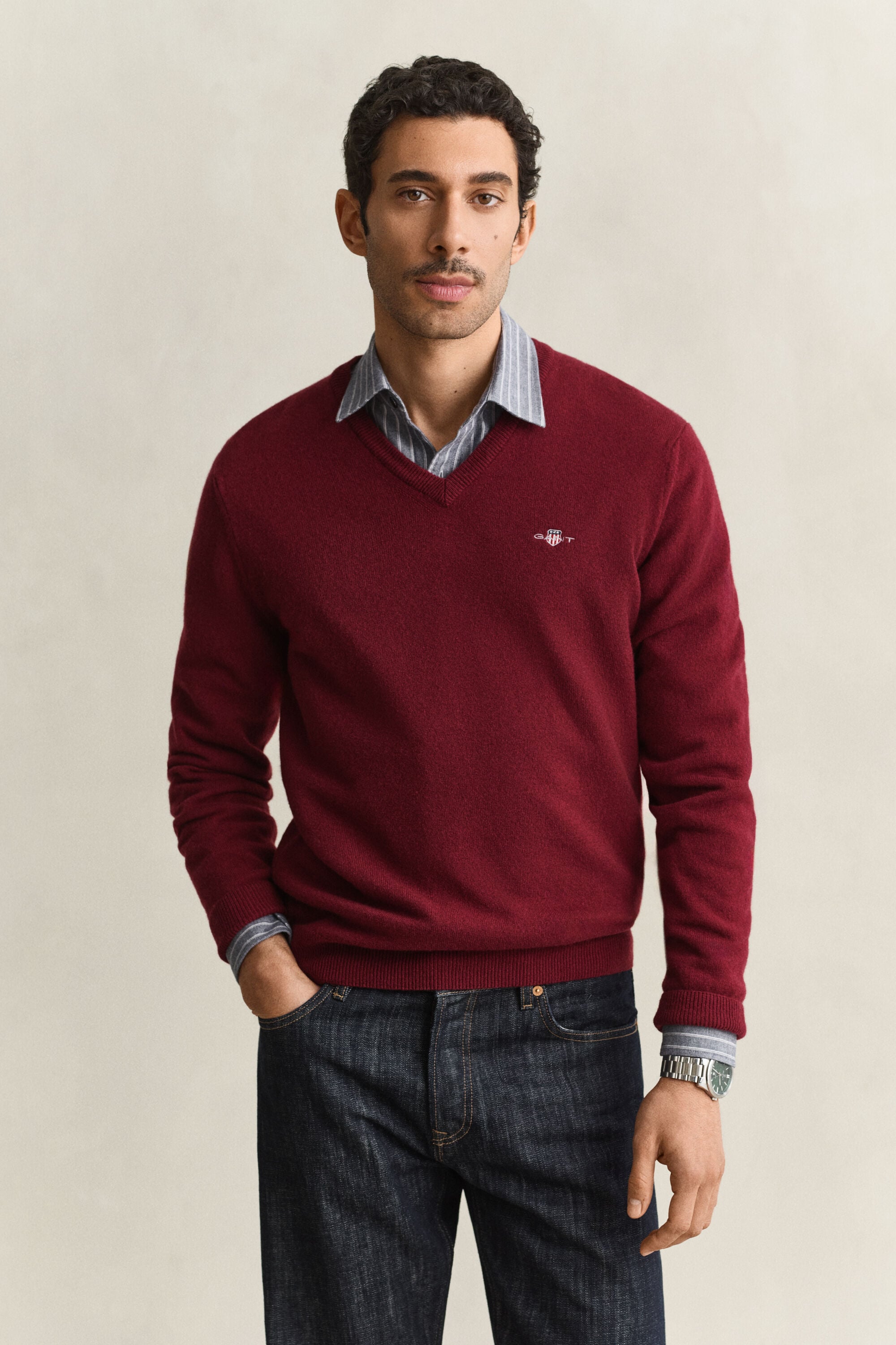 Pullover com decote em V em lã
