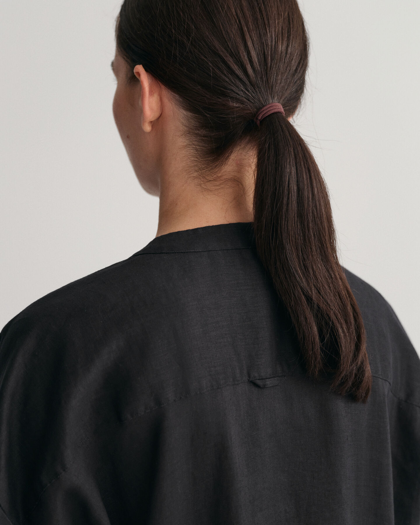 Cafet&atilde; de manga curta em linho