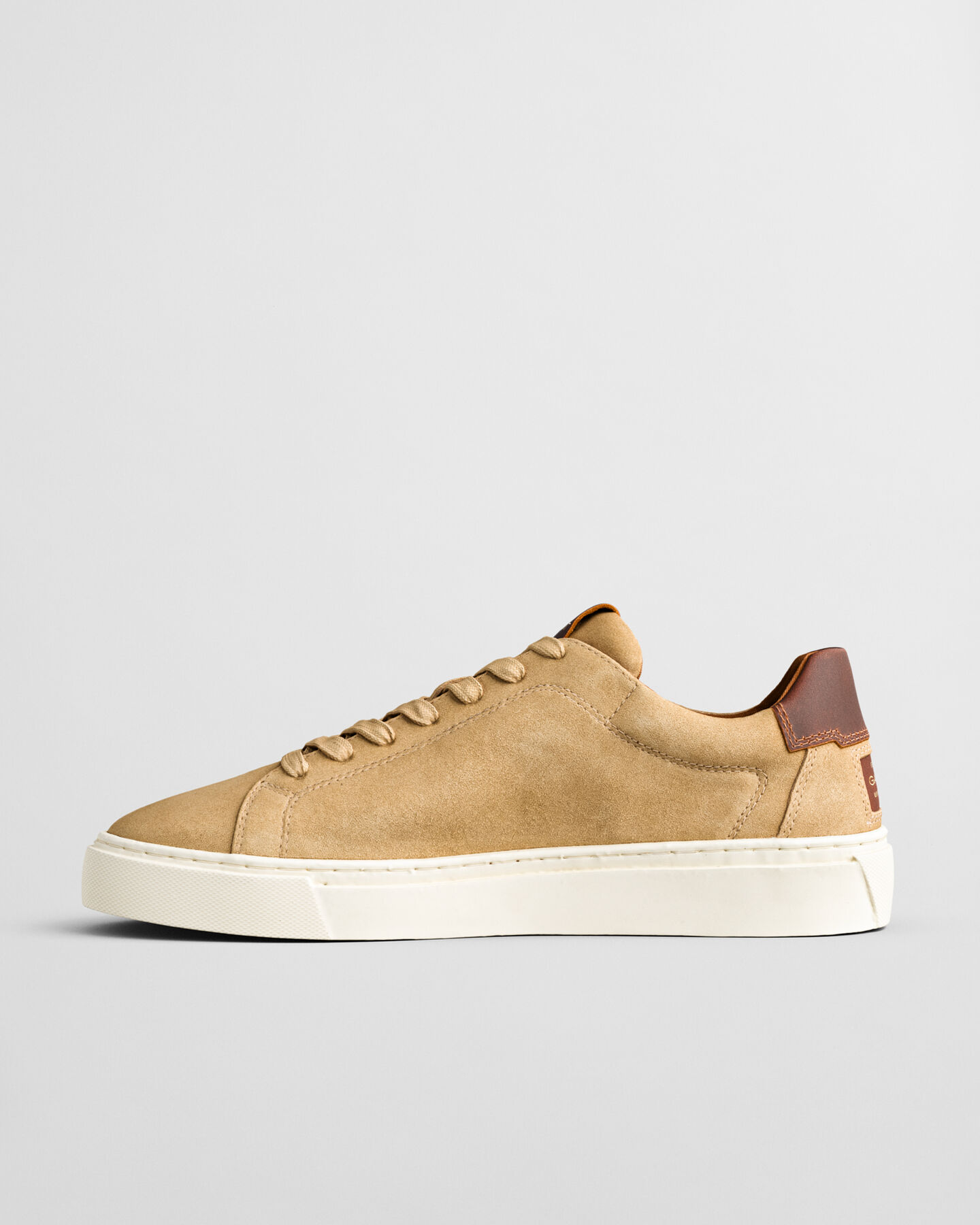 Ténis em camurça Mc Julien