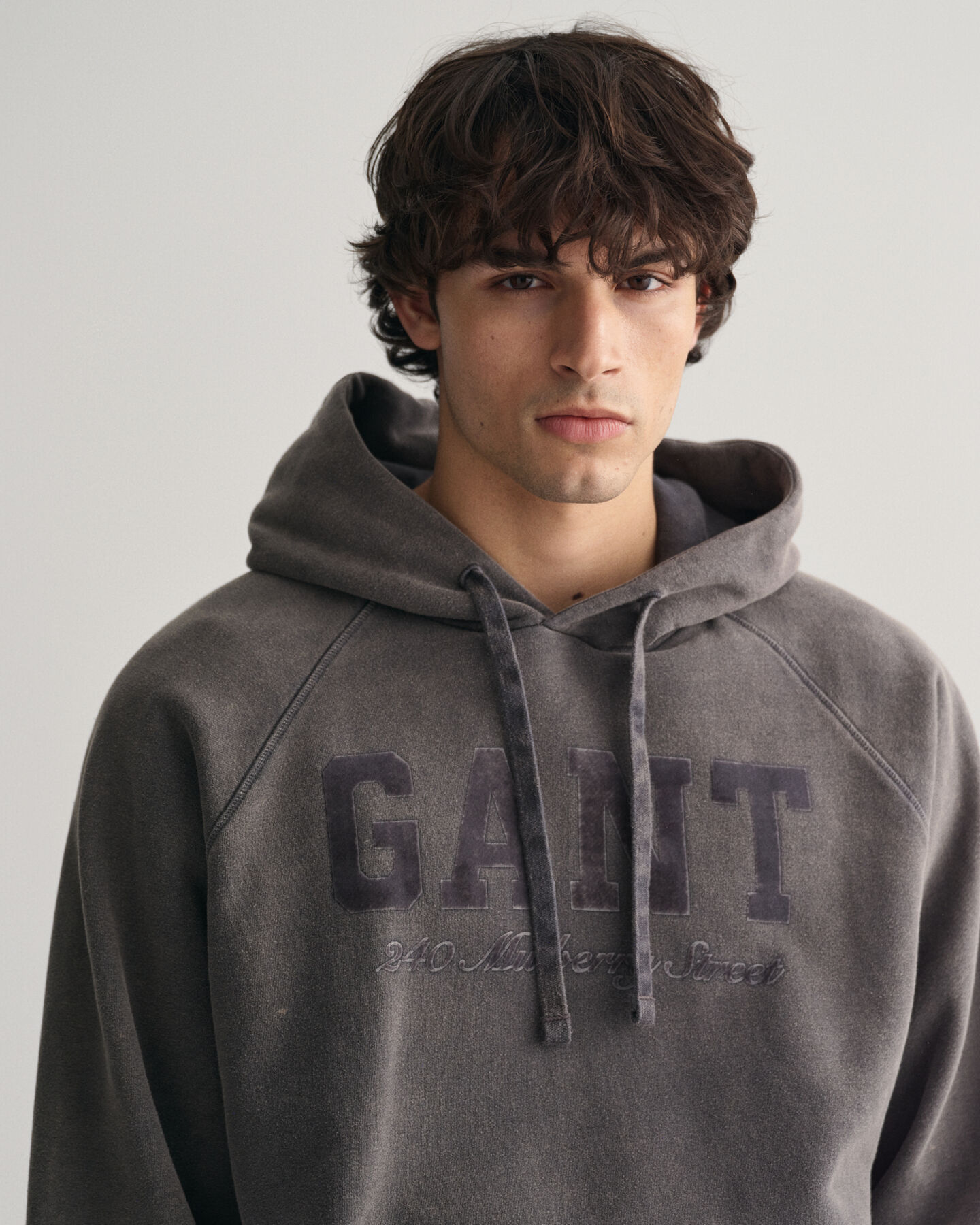 Sweatshirt com capuz e lavagem vintage