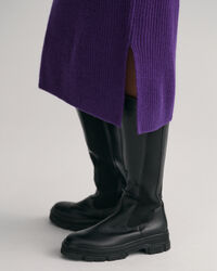 Vestido com decote em V em l&atilde; canelada