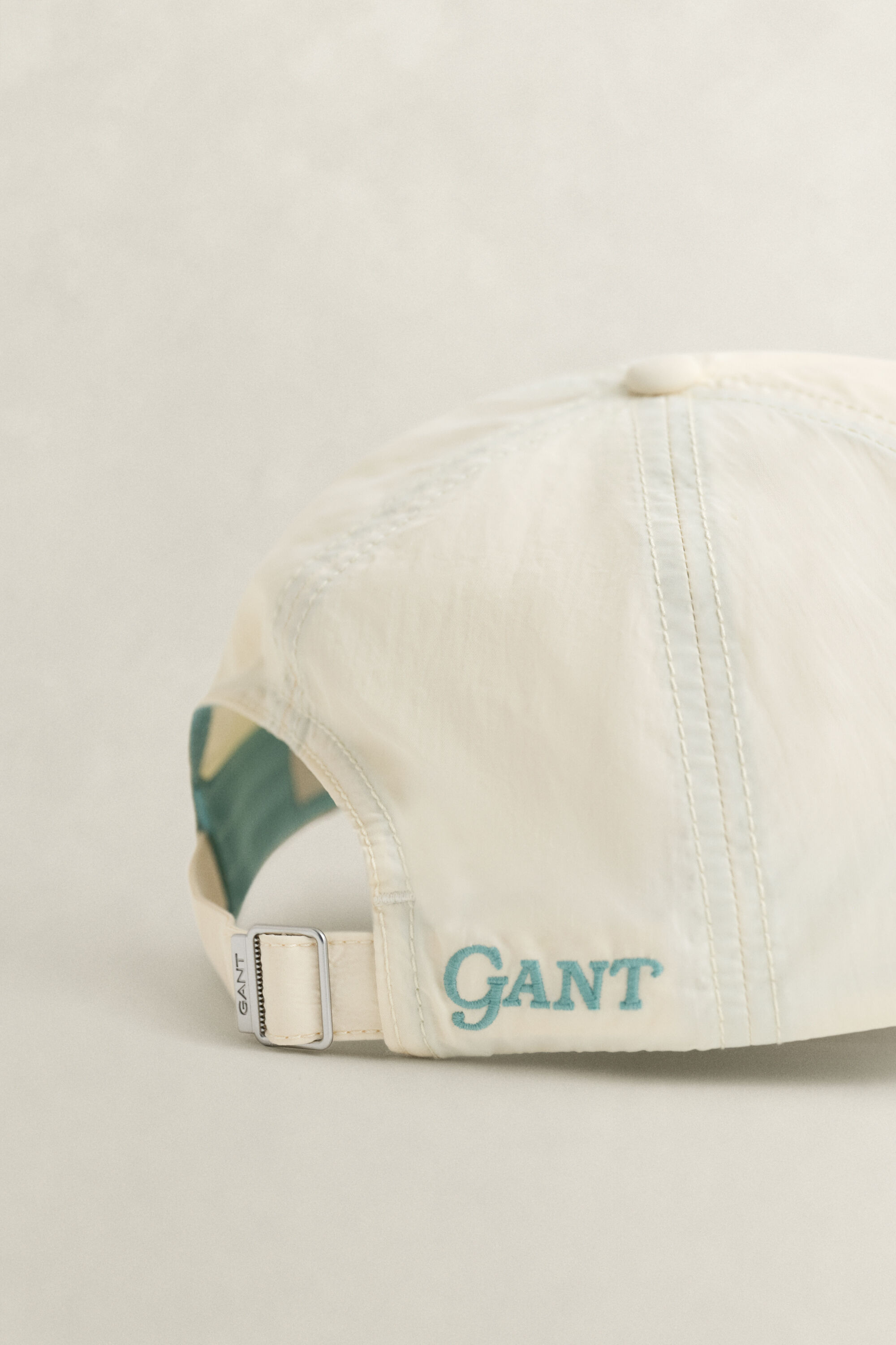 Boné com efeito enrugado Graphic