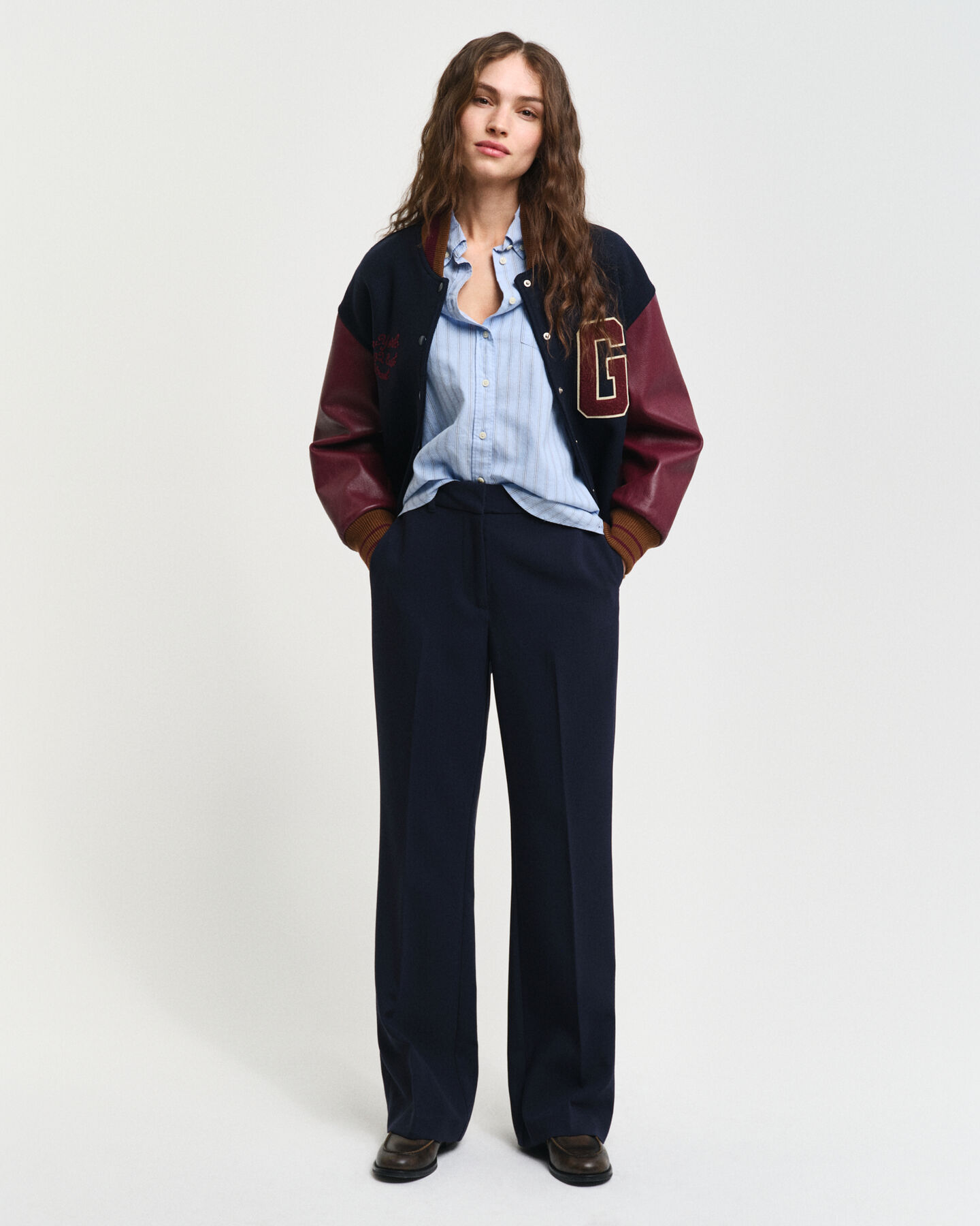 Calças evasê slim fit