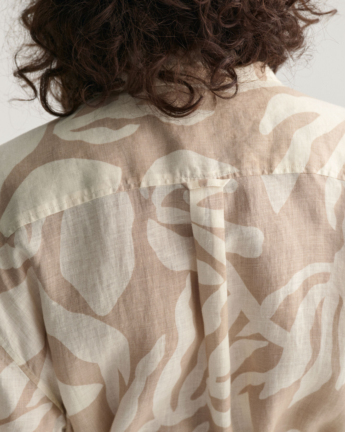 Vestido-camisa em linho Palm Print