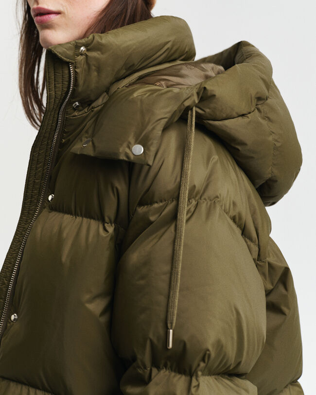 Blus&atilde;o de penas com comprimento m&eacute;dio