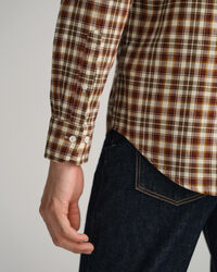 Camisa em popelina com padr&atilde;o tartan regular fit