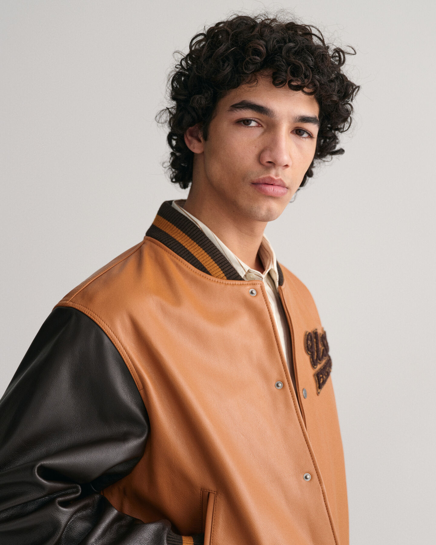GANT Varsity Jacket em pele
