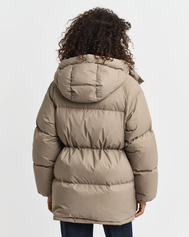 Blusão de penas com comprimento médio