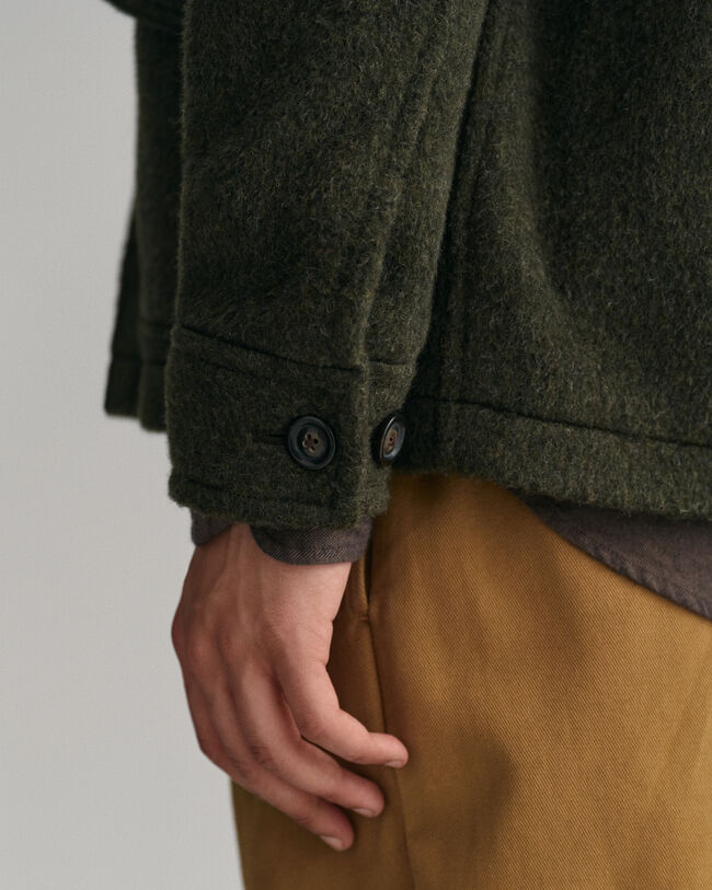 Casaco curto em l&atilde;