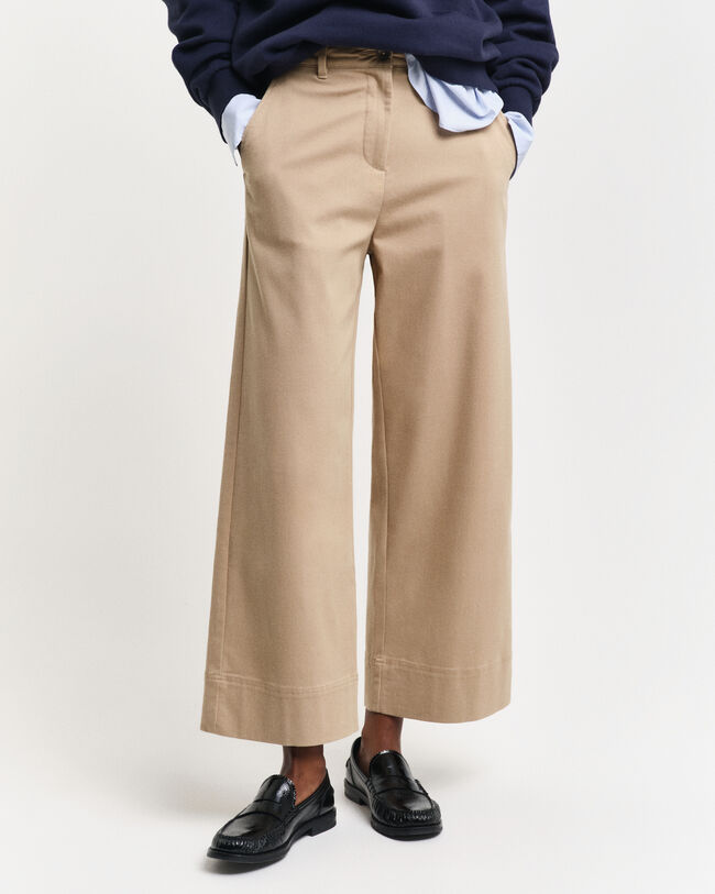 Cal&ccedil;as curtas com perna larga em algod&atilde;o