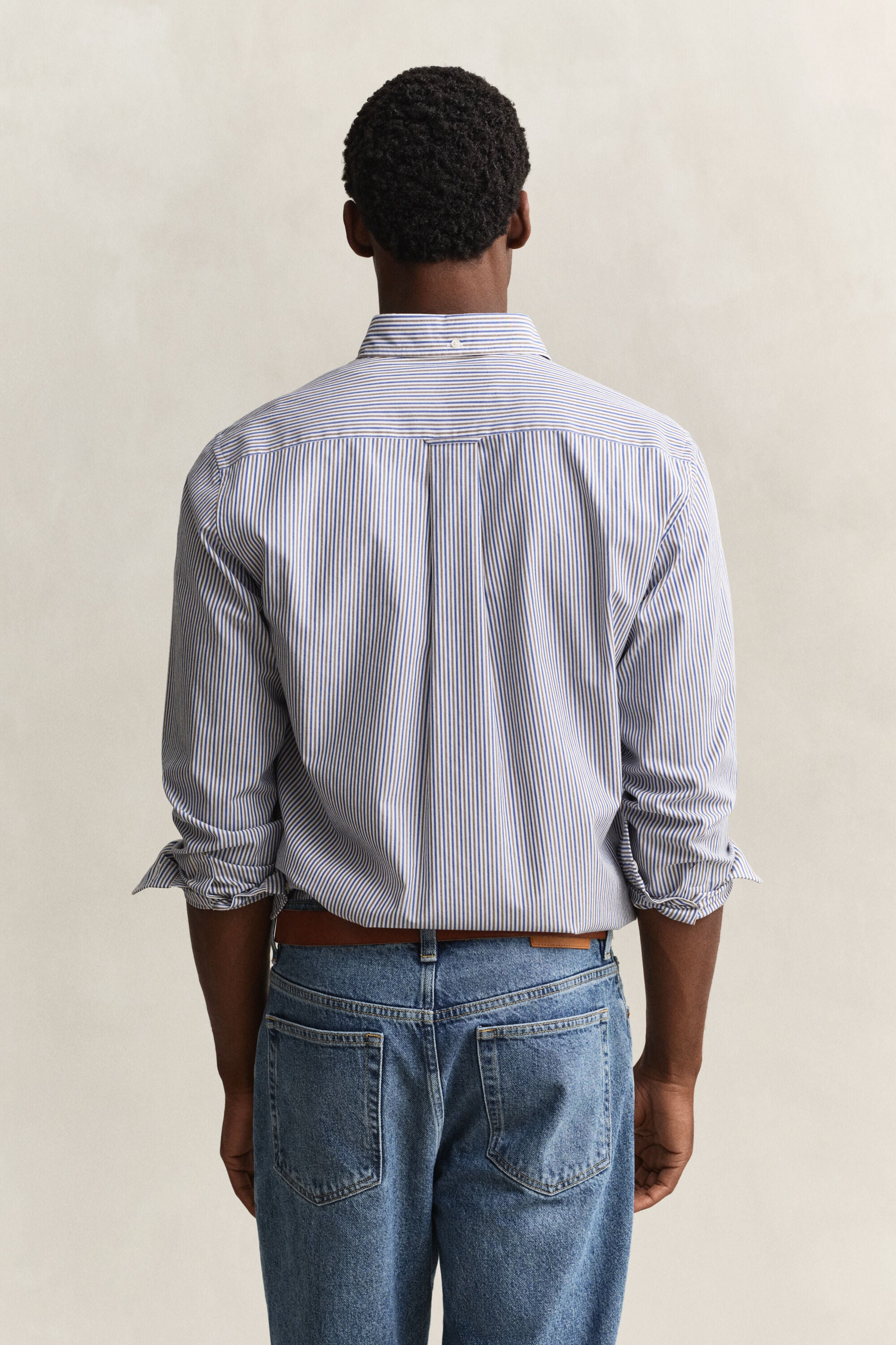 Camisa em popelina às riscas