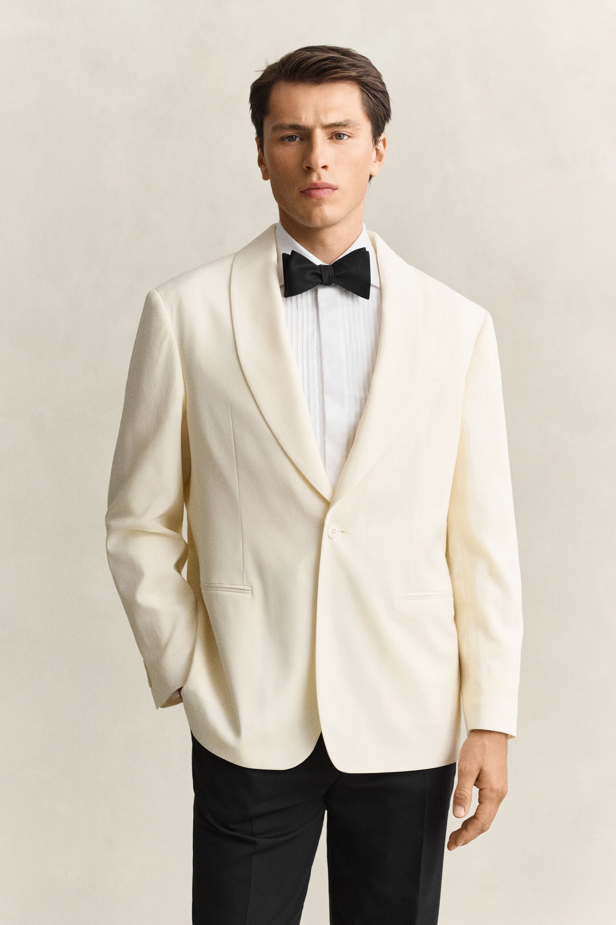 Casaco formal com colarinho largo estilo xaile