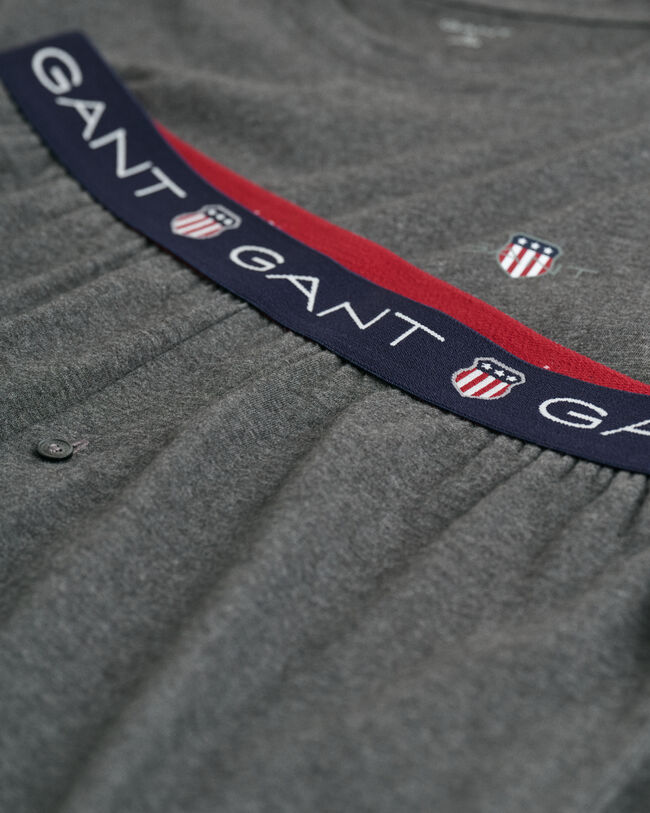 Pijama com cal&ccedil;&otilde;es e t-shirt