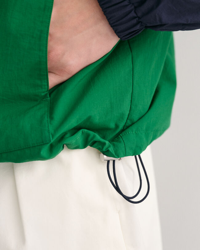 Anoraque com bloco de cor