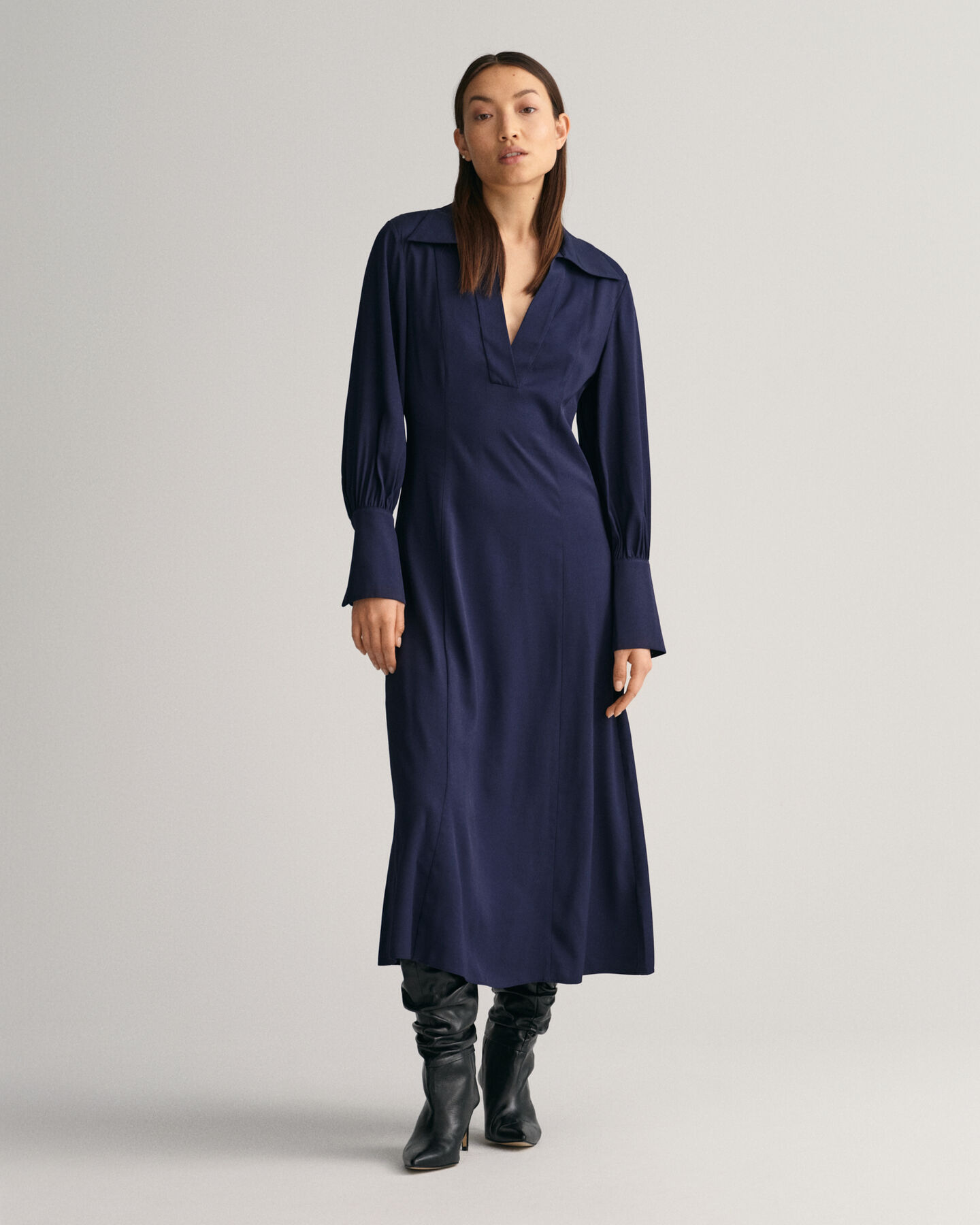 Vestido com punhos altos slim fit