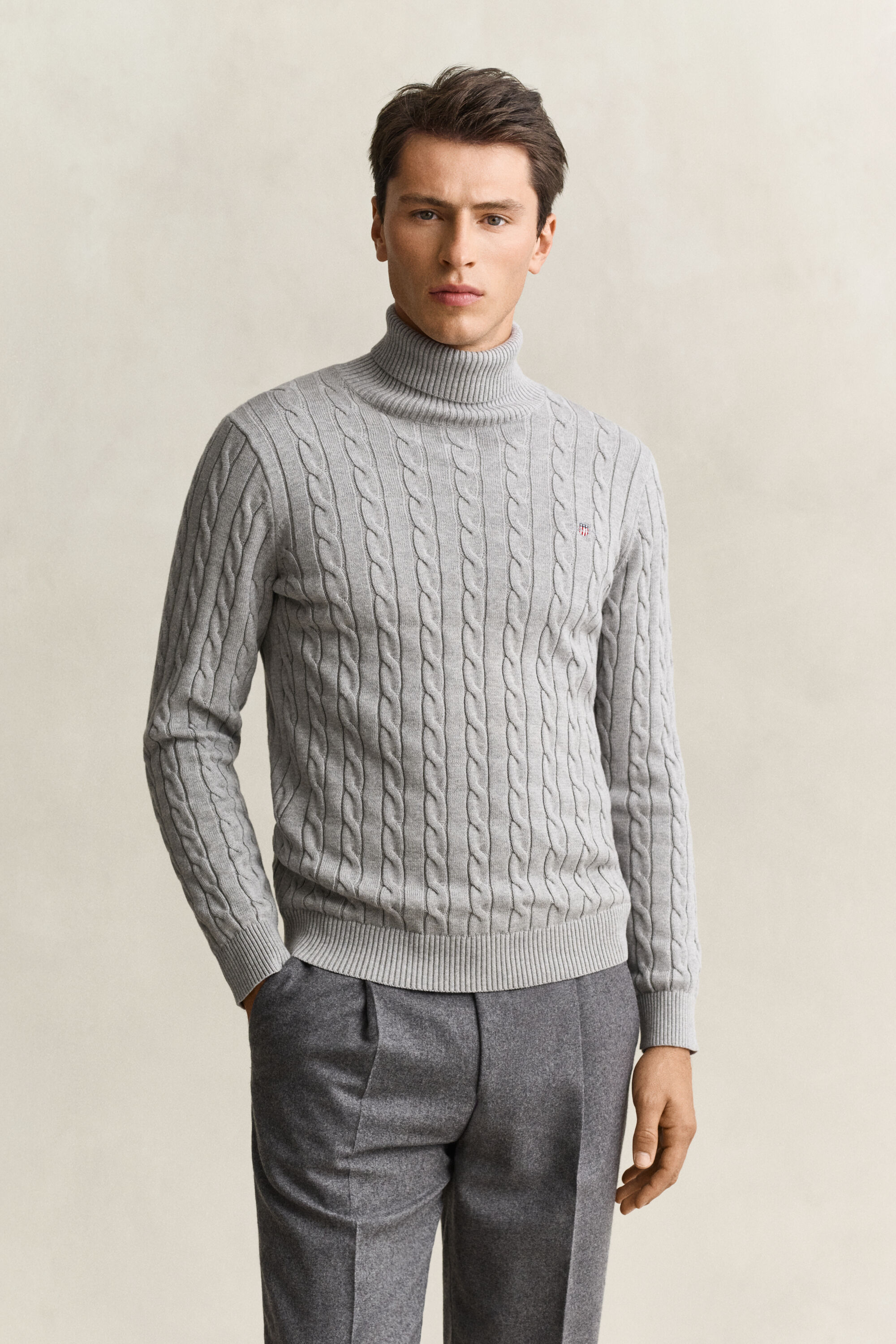 Camisola de gola alta em malha entrançada de algodão