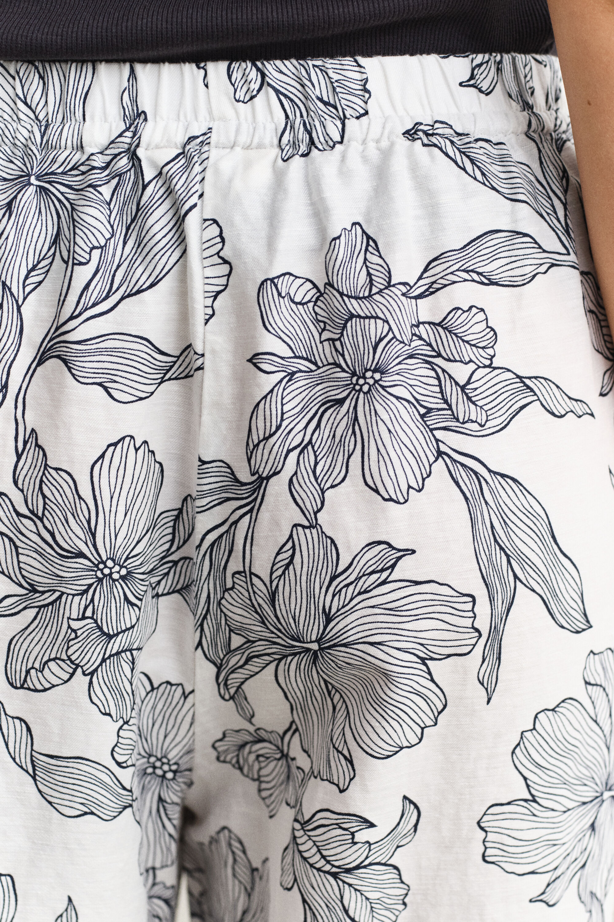 Calças em linho Floral