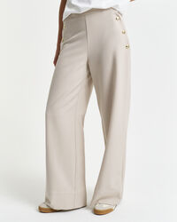 Calças com cintura subida com botões