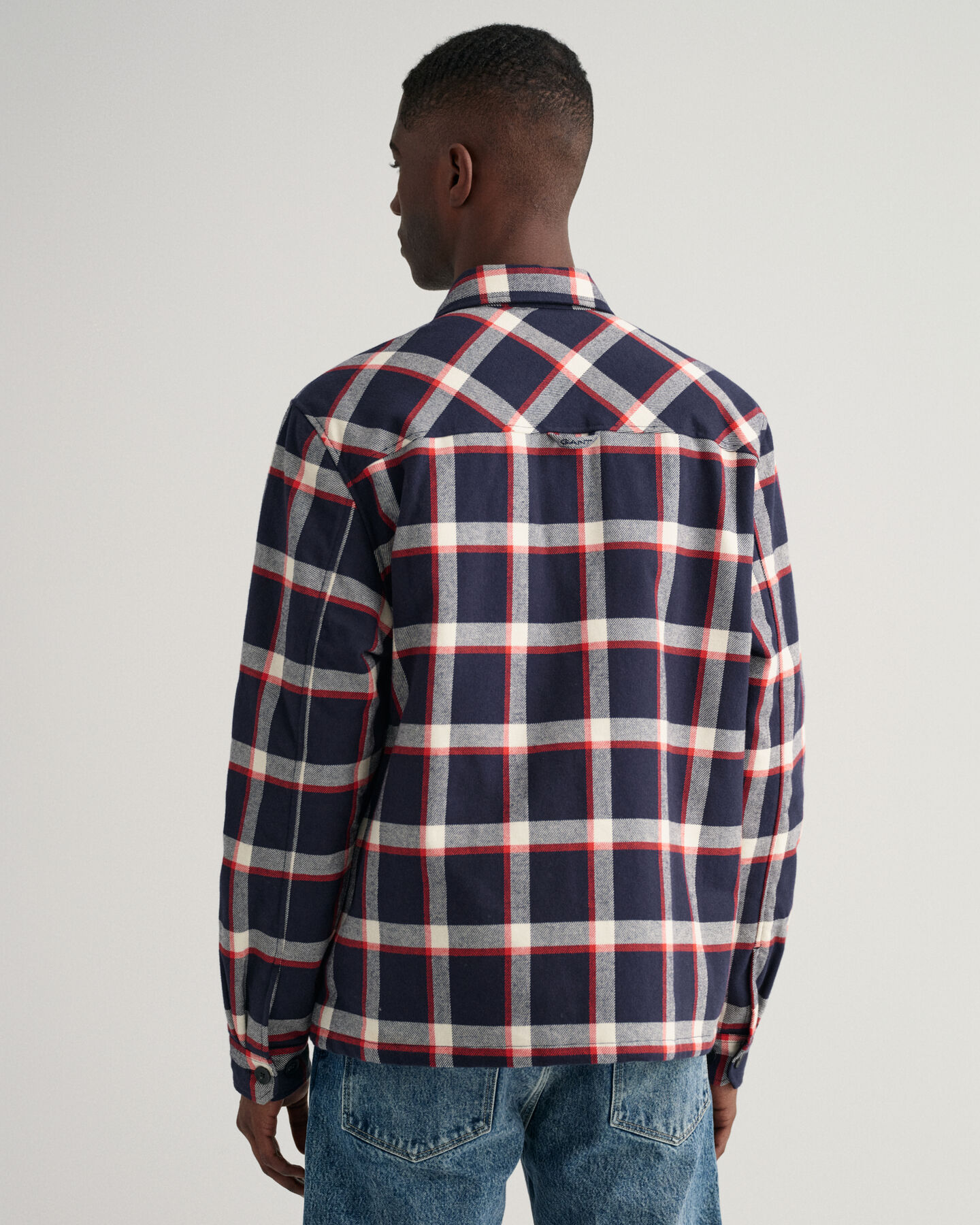 Sobrecamisa em flanela com padrão de xadrez