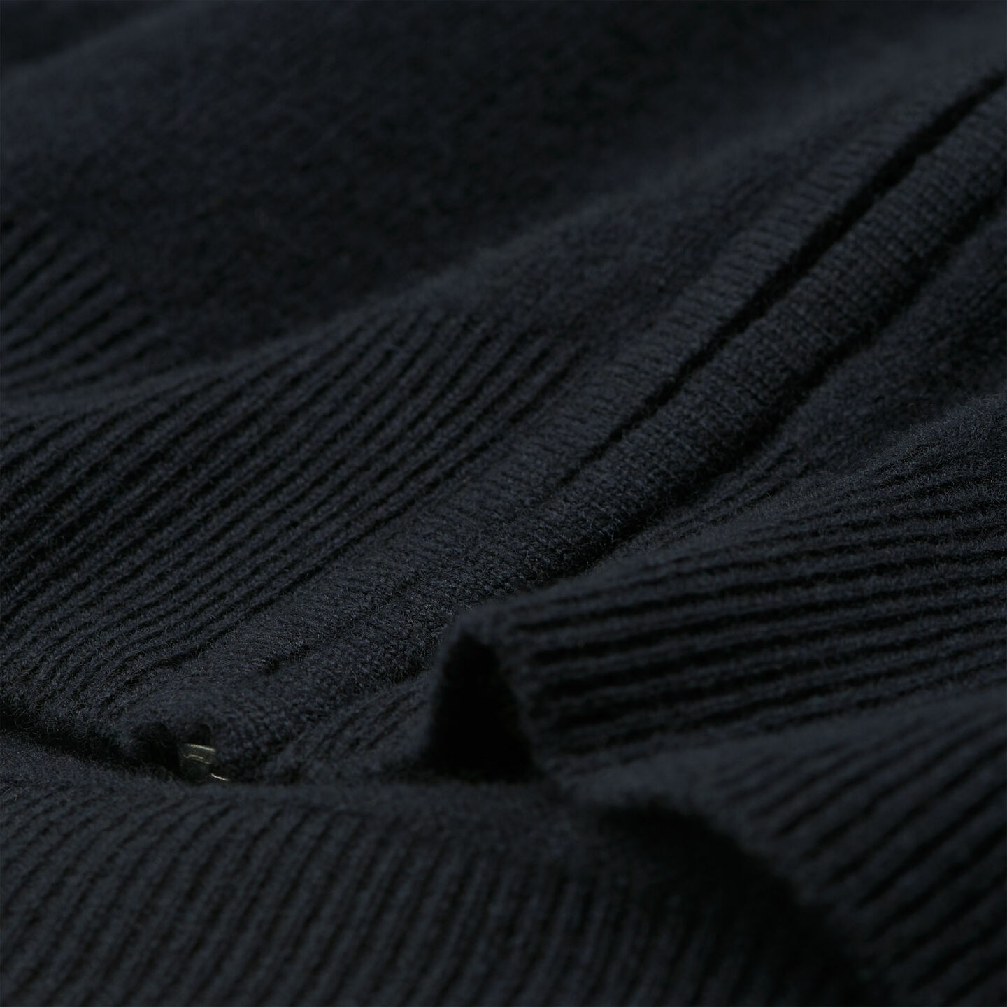 Casaco com fecho em lã extrafina