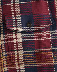 Sobrecamisa em sarja resistente com padrão de xadrez