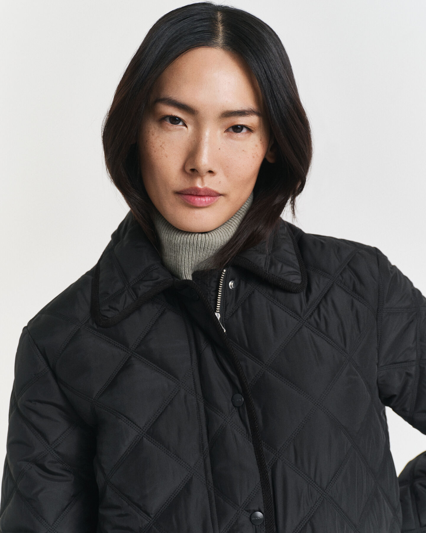 Casaco acolchoado com detalhes em bombazina