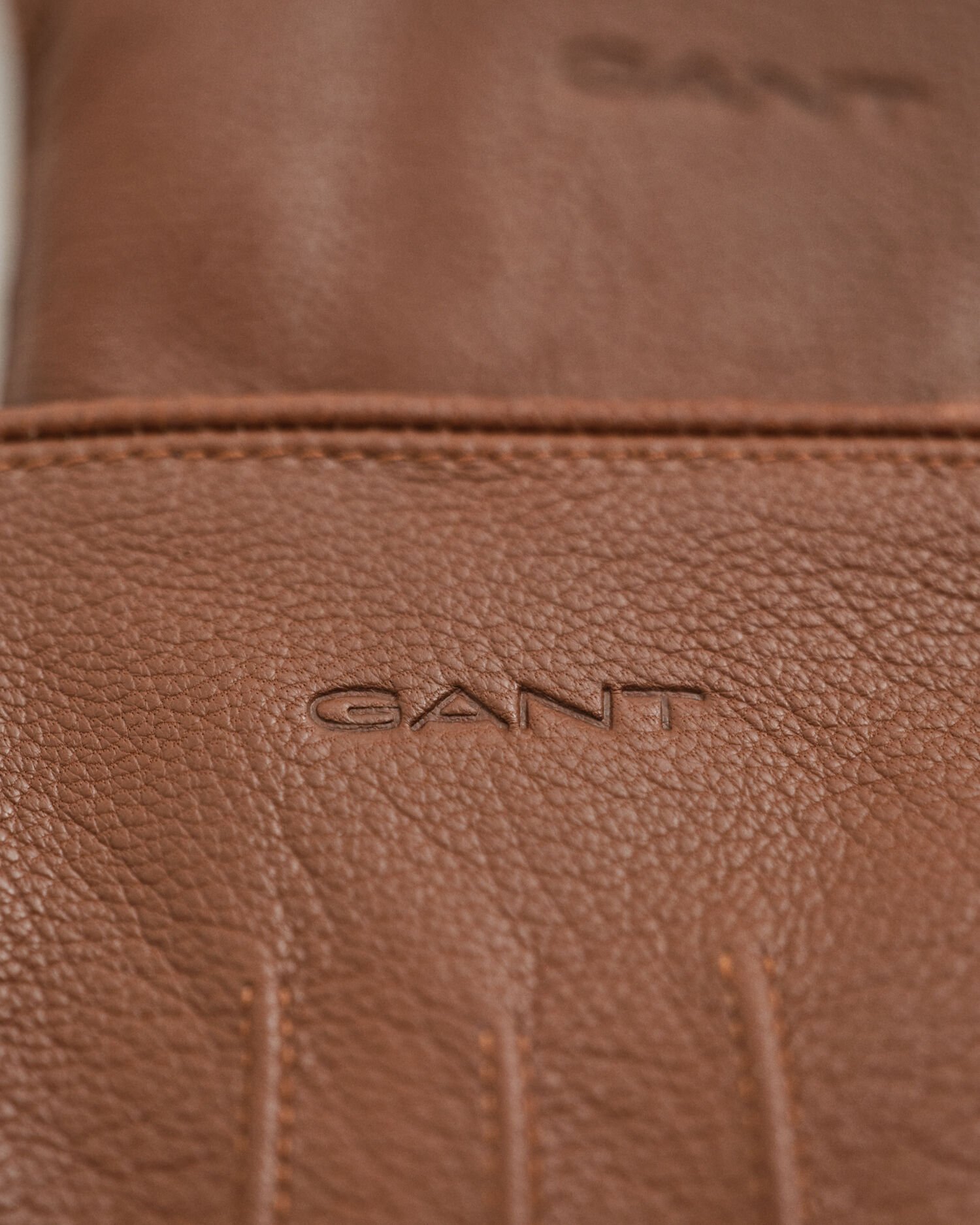 Luvas em pele com forro em caxemira