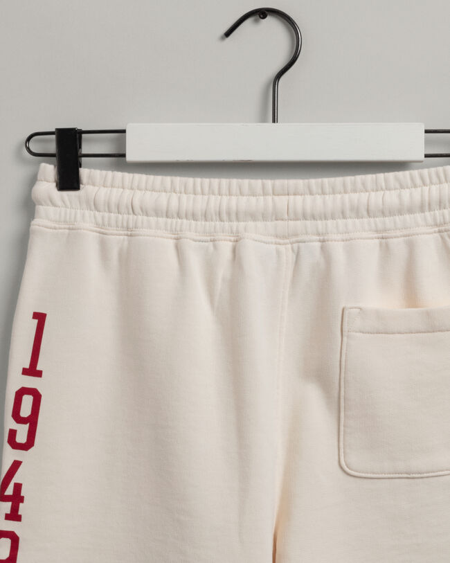 Cal&ccedil;&otilde;es Logo Retro Flag