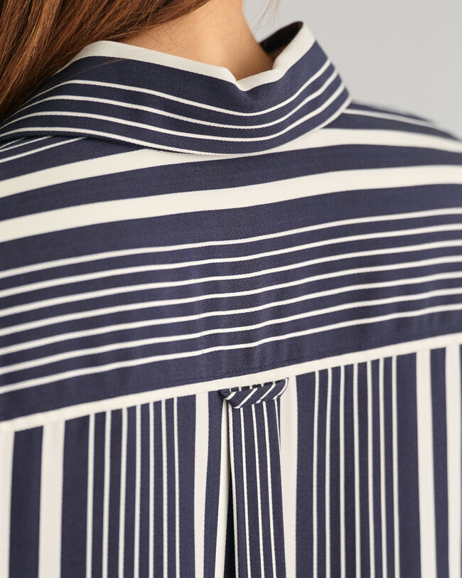 Camisa com estampado &agrave;s riscas relaxed fit