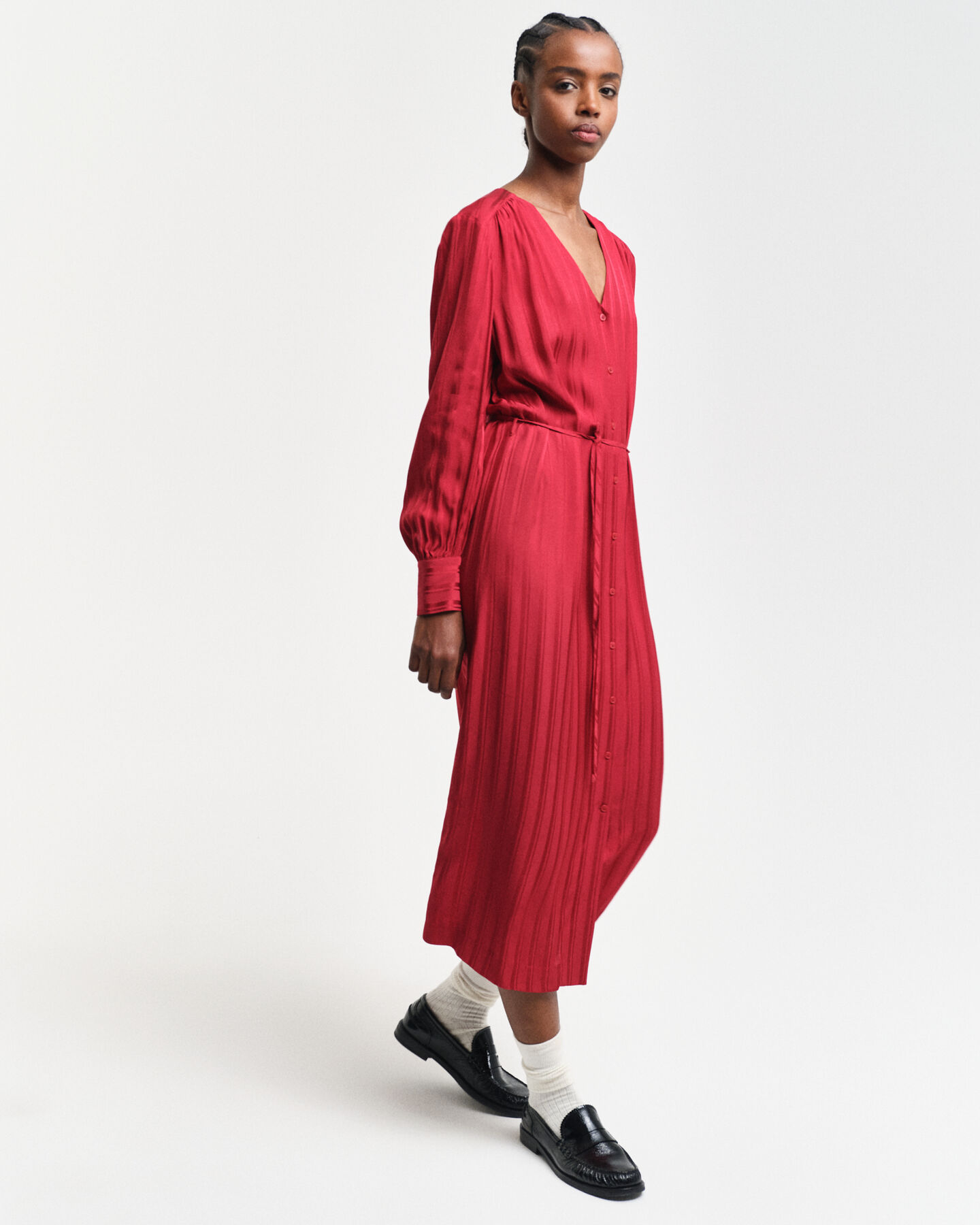 Vestido-camisa em cetim &agrave;s riscas