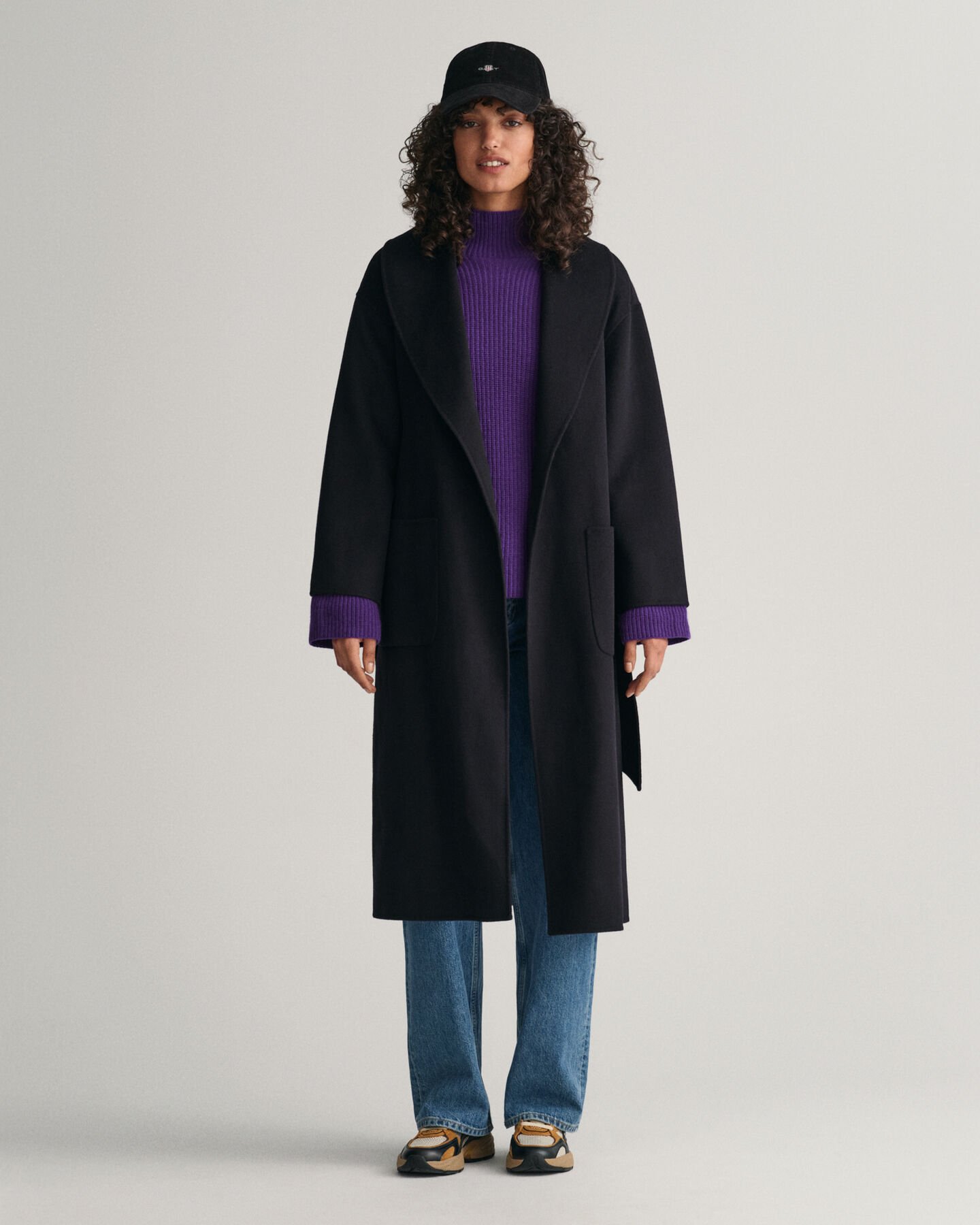 Pulover com gola estilo mao em lã canelada