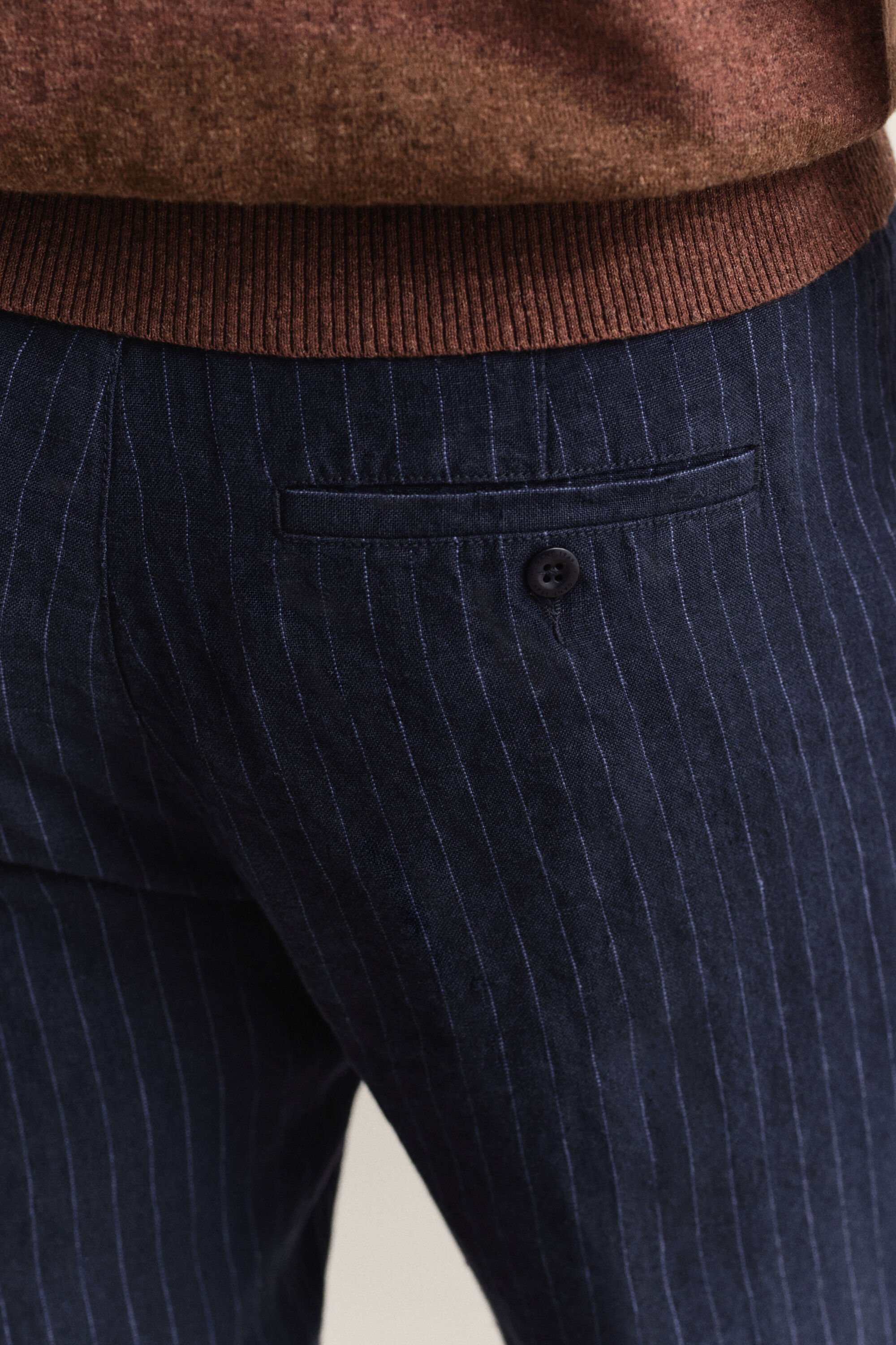 Calças em linho às riscas