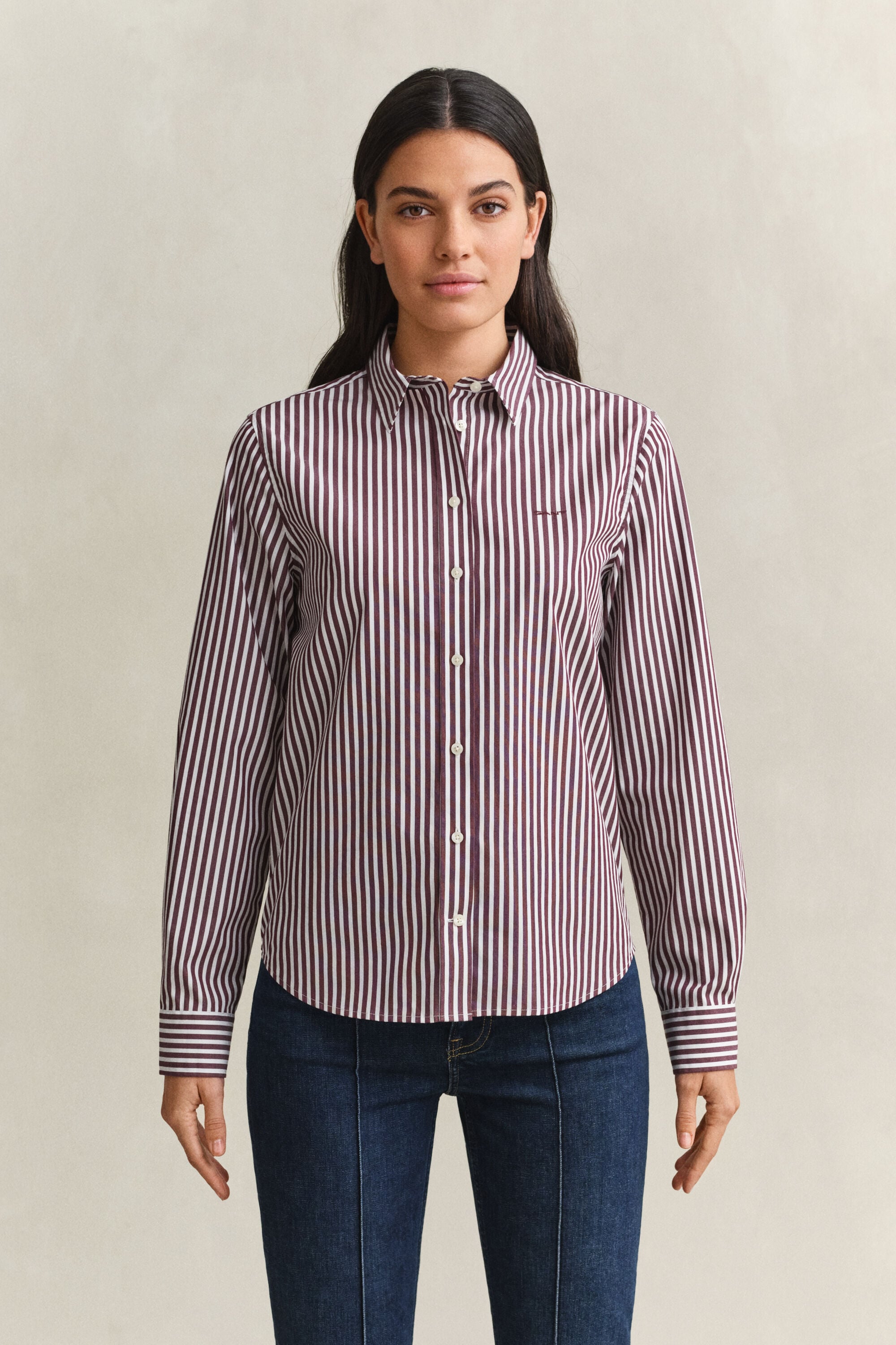 Camisa em popelina às riscas clássica regular fit