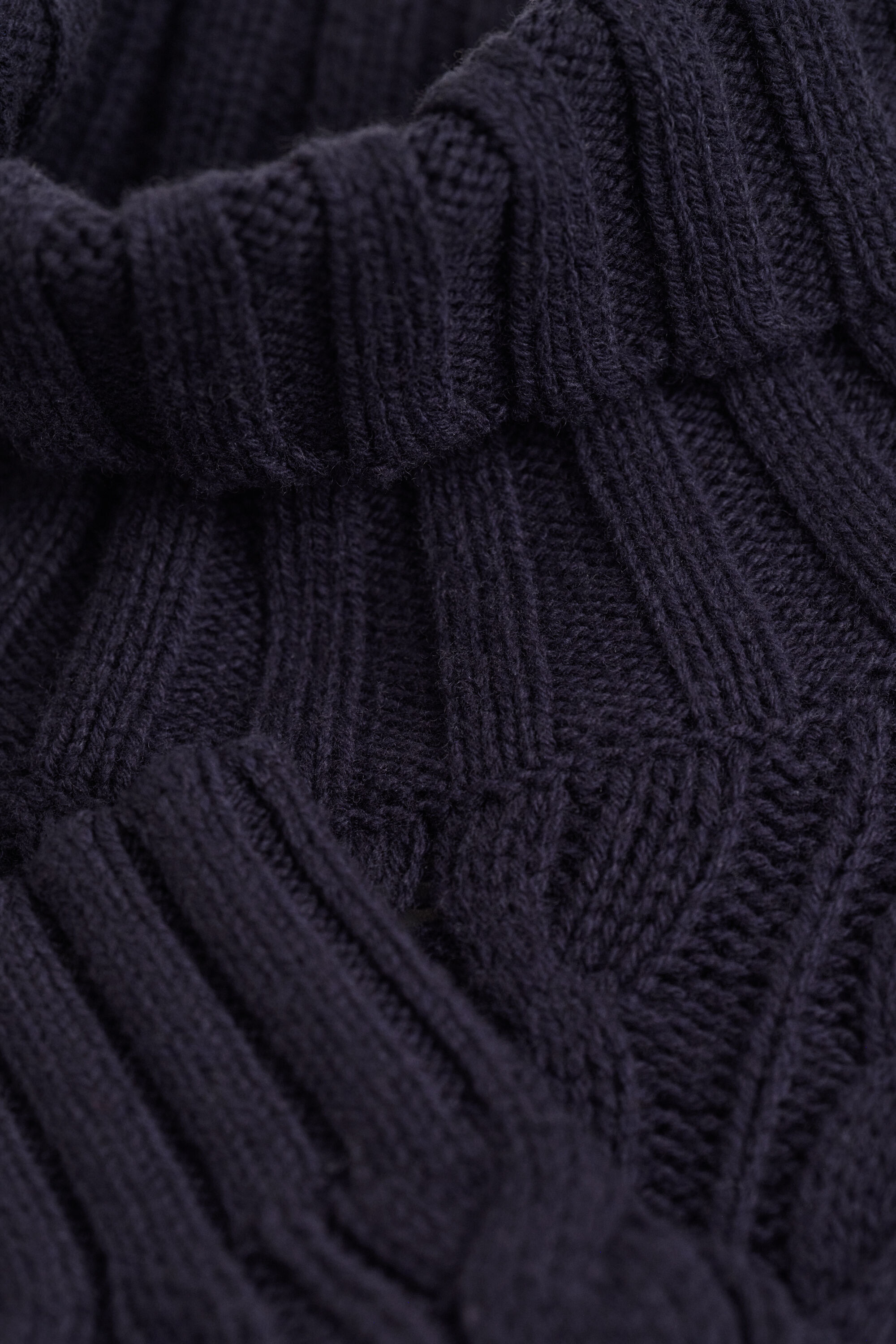Camisola de gola alta em mistura de lã